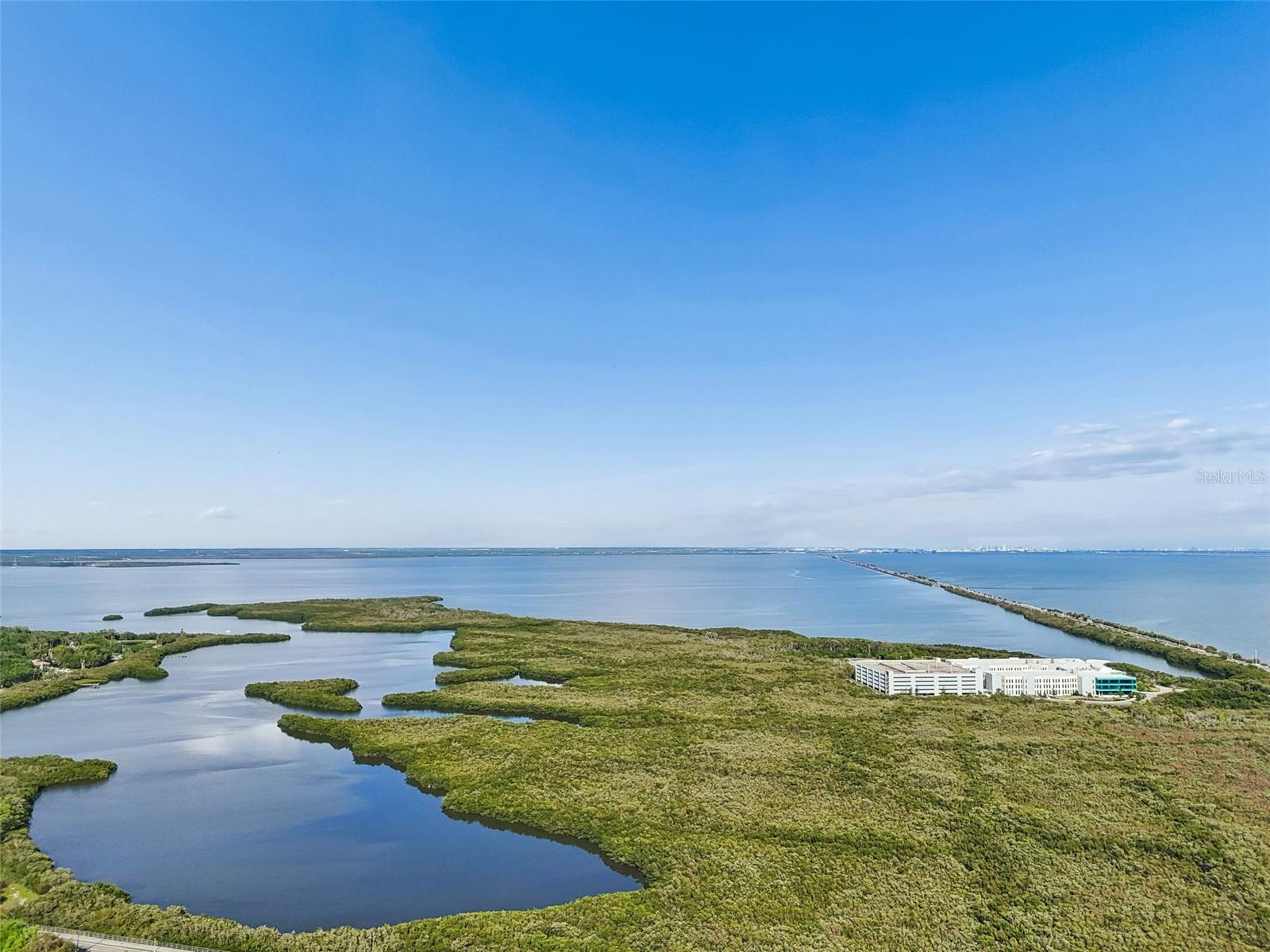 BAYSHORE TWNHS - Residential