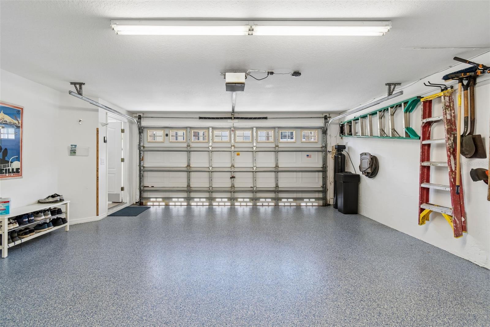 BAYSHORE TWNHS - Residential