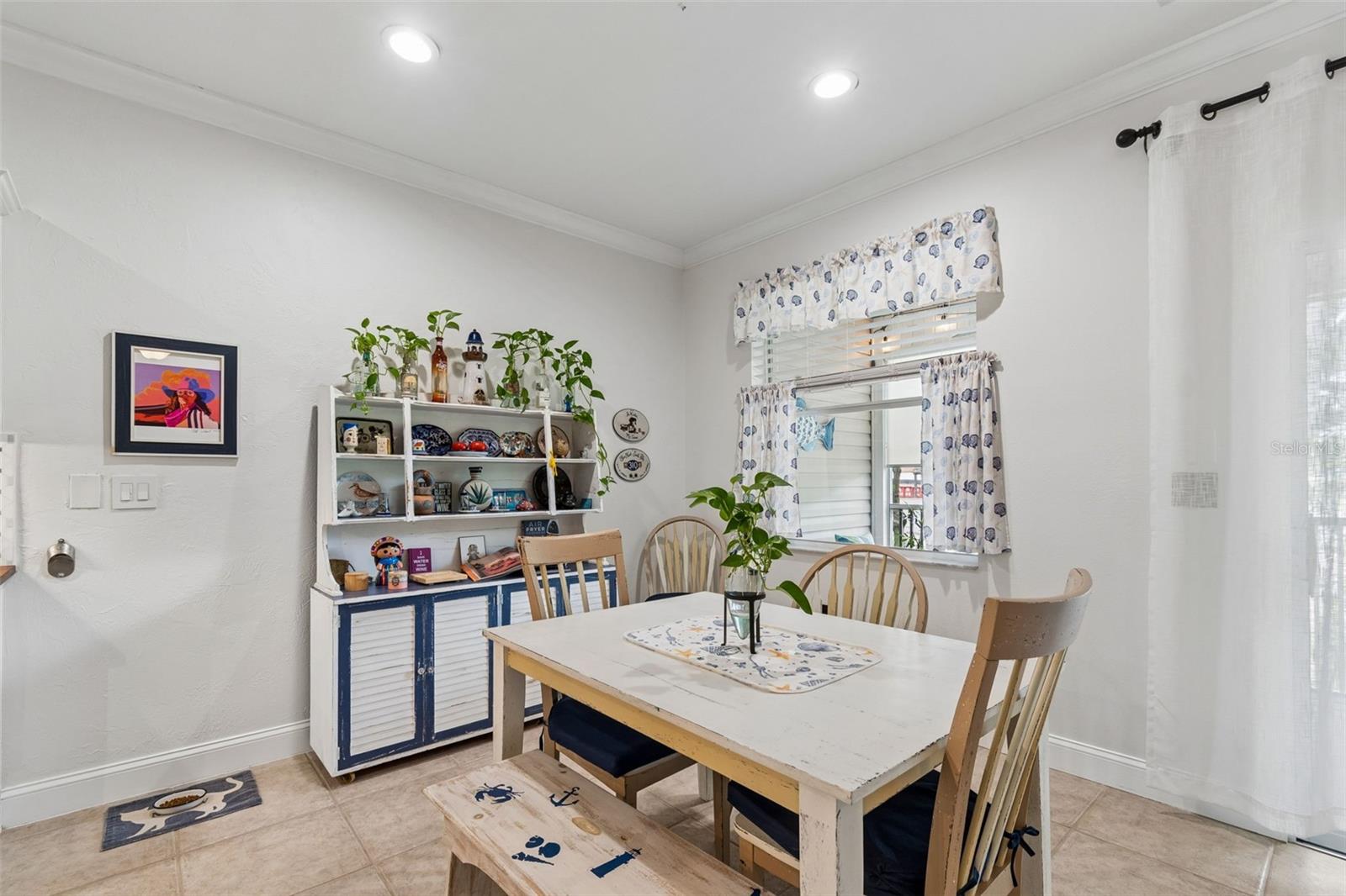 BAYSHORE TWNHS - Residential