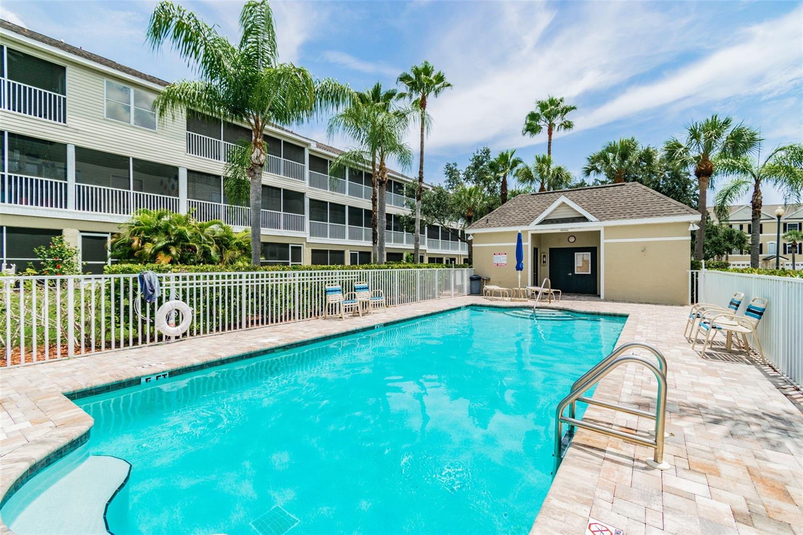 BAYSHORE TWNHS - Residential