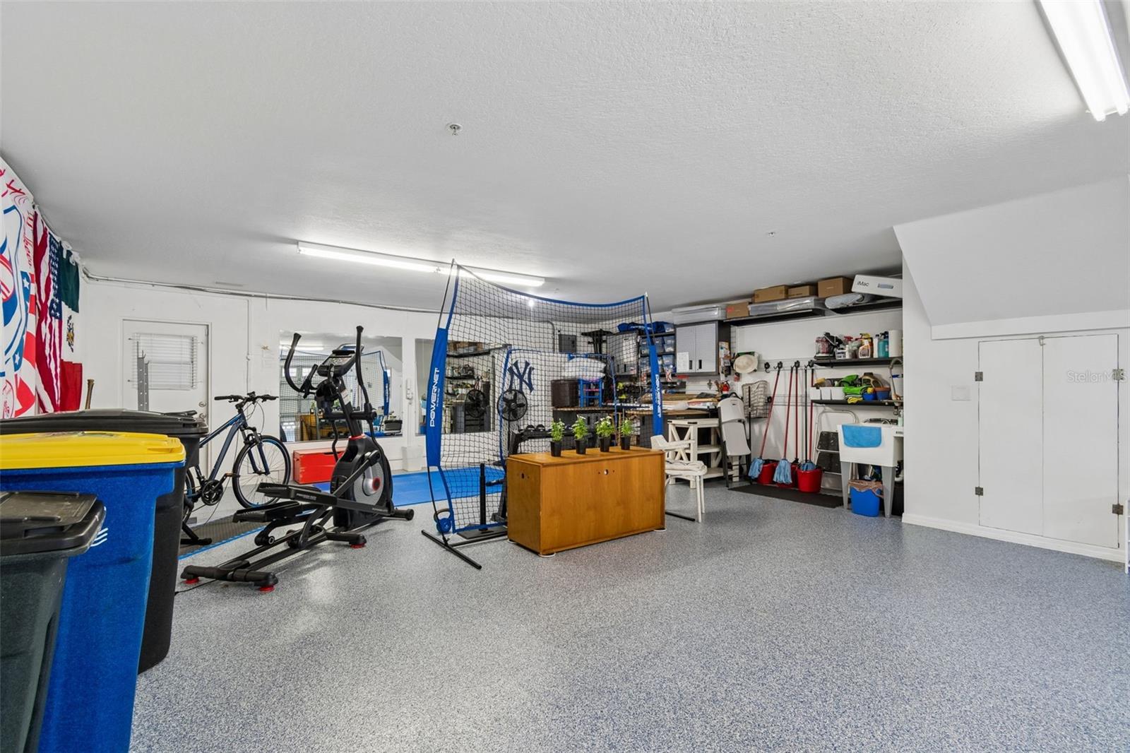 BAYSHORE TWNHS - Residential