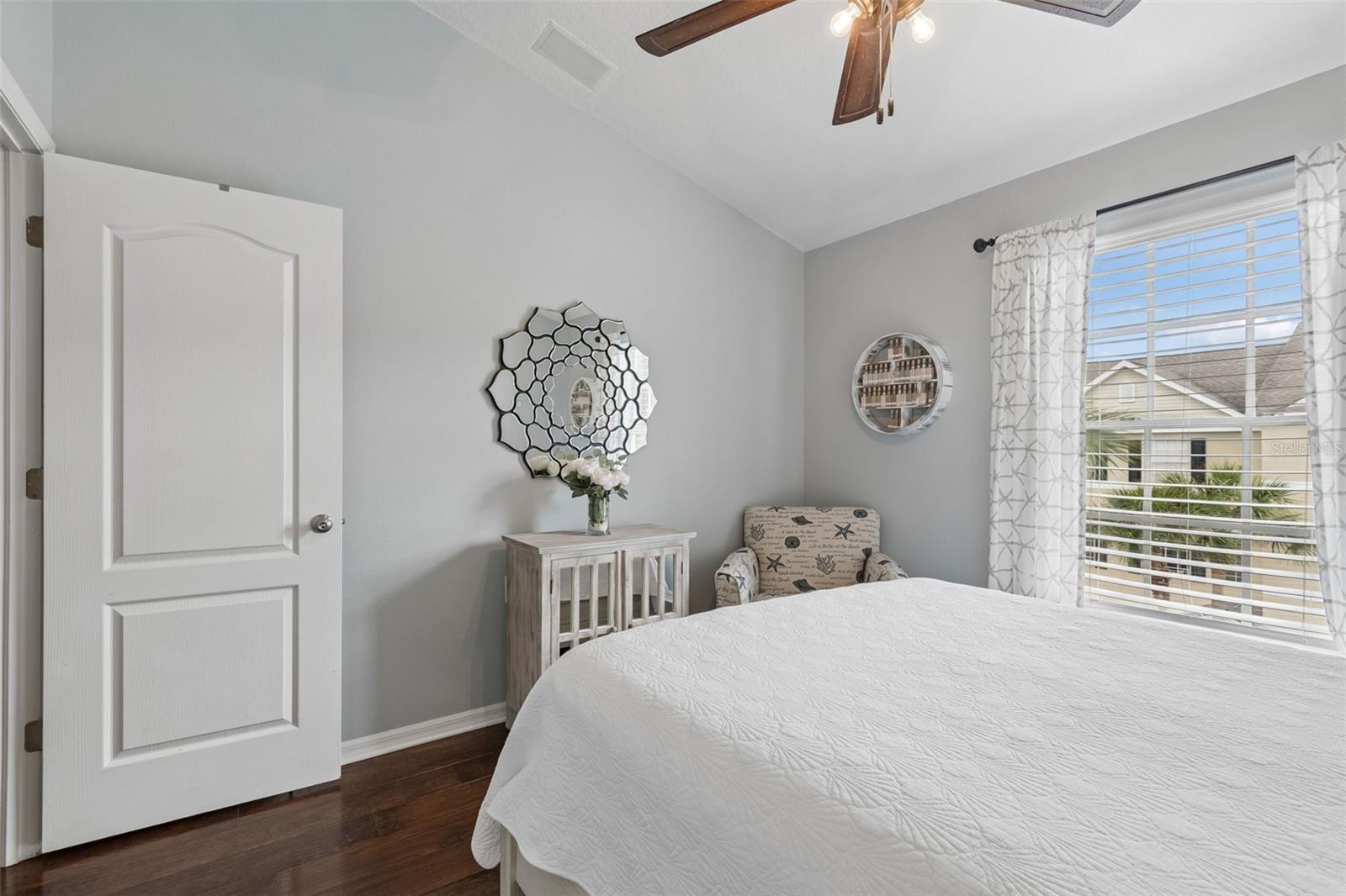 BAYSHORE TWNHS - Residential