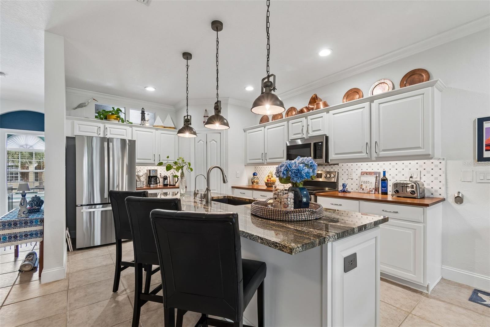 BAYSHORE TWNHS - Residential