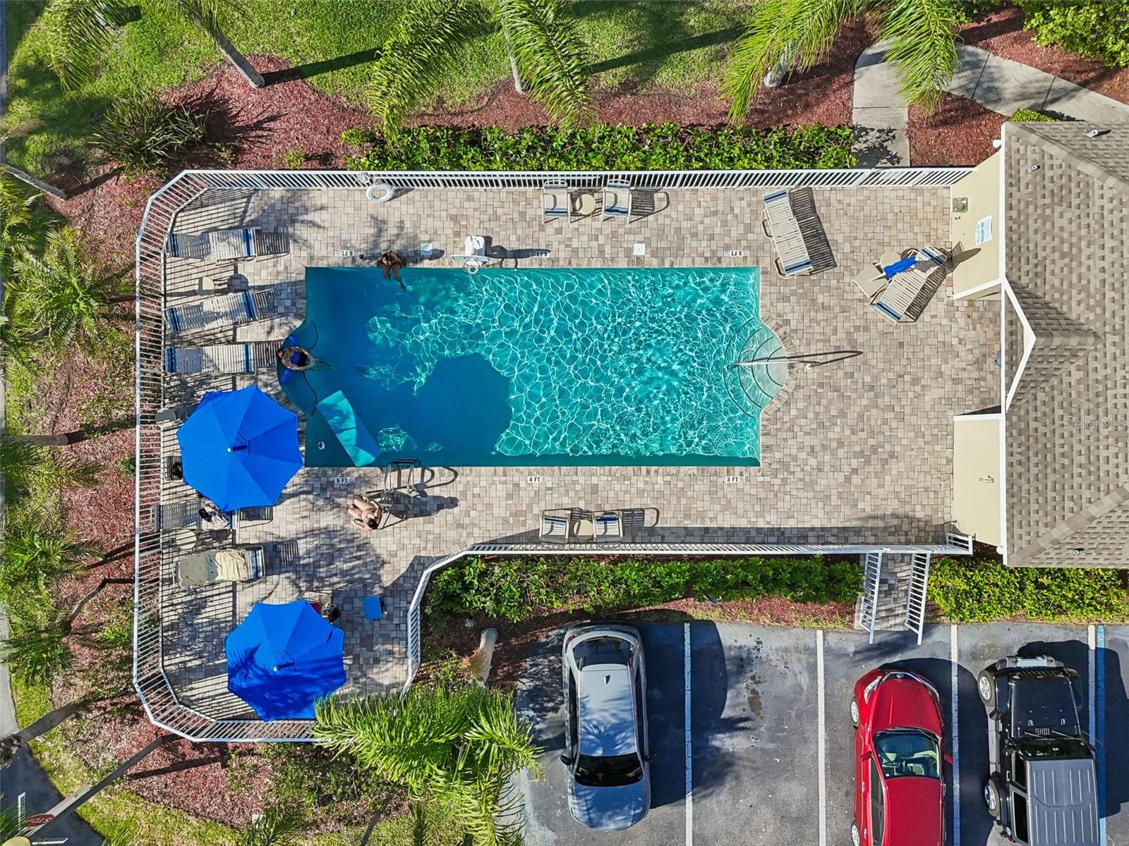 BAYSHORE TWNHS - Residential