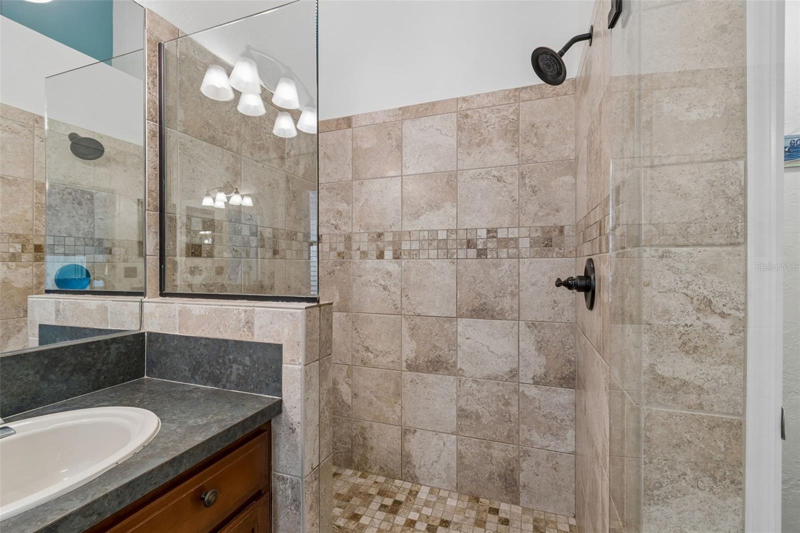 BAYSHORE TWNHS - Residential