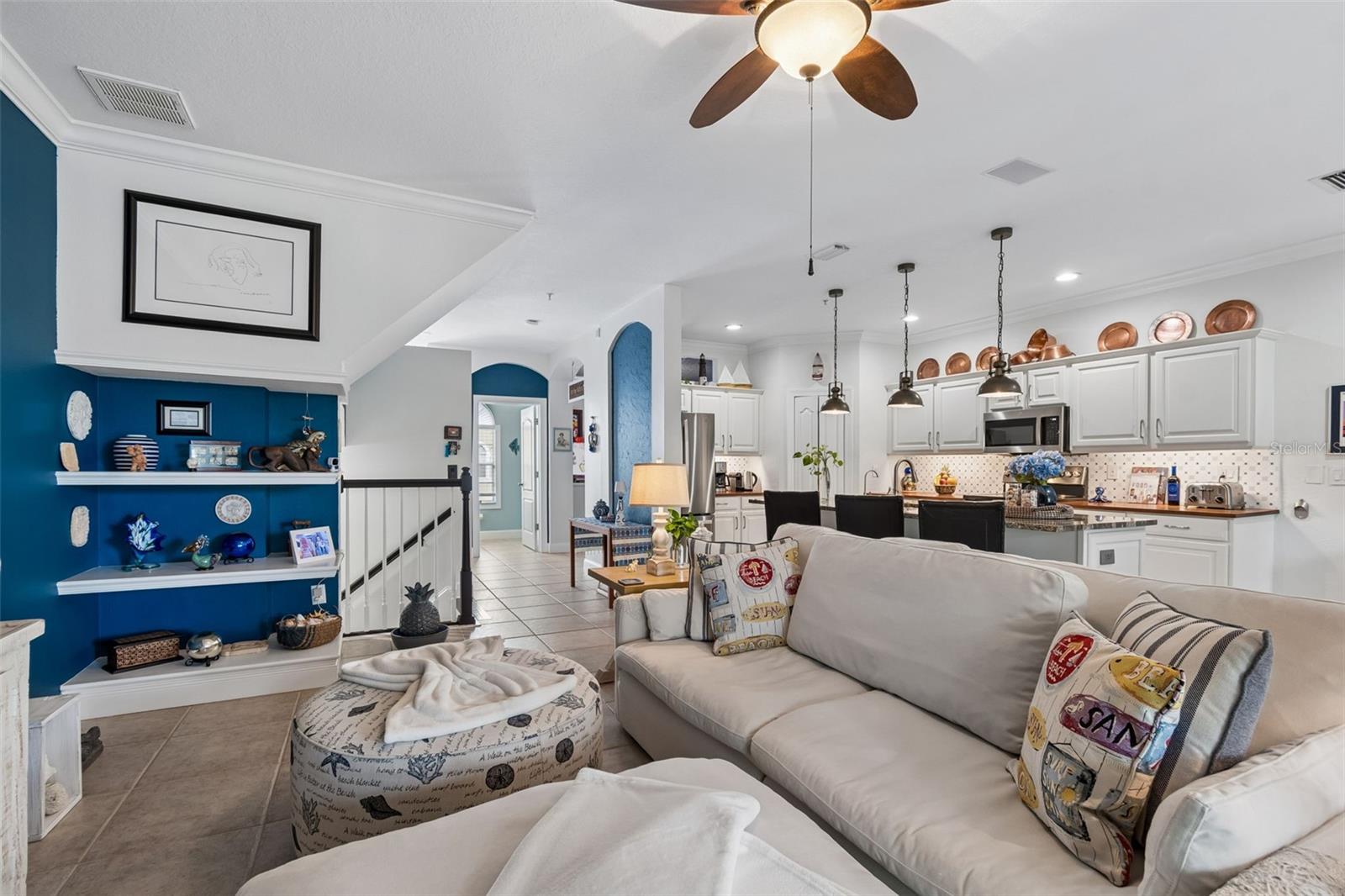 BAYSHORE TWNHS - Residential