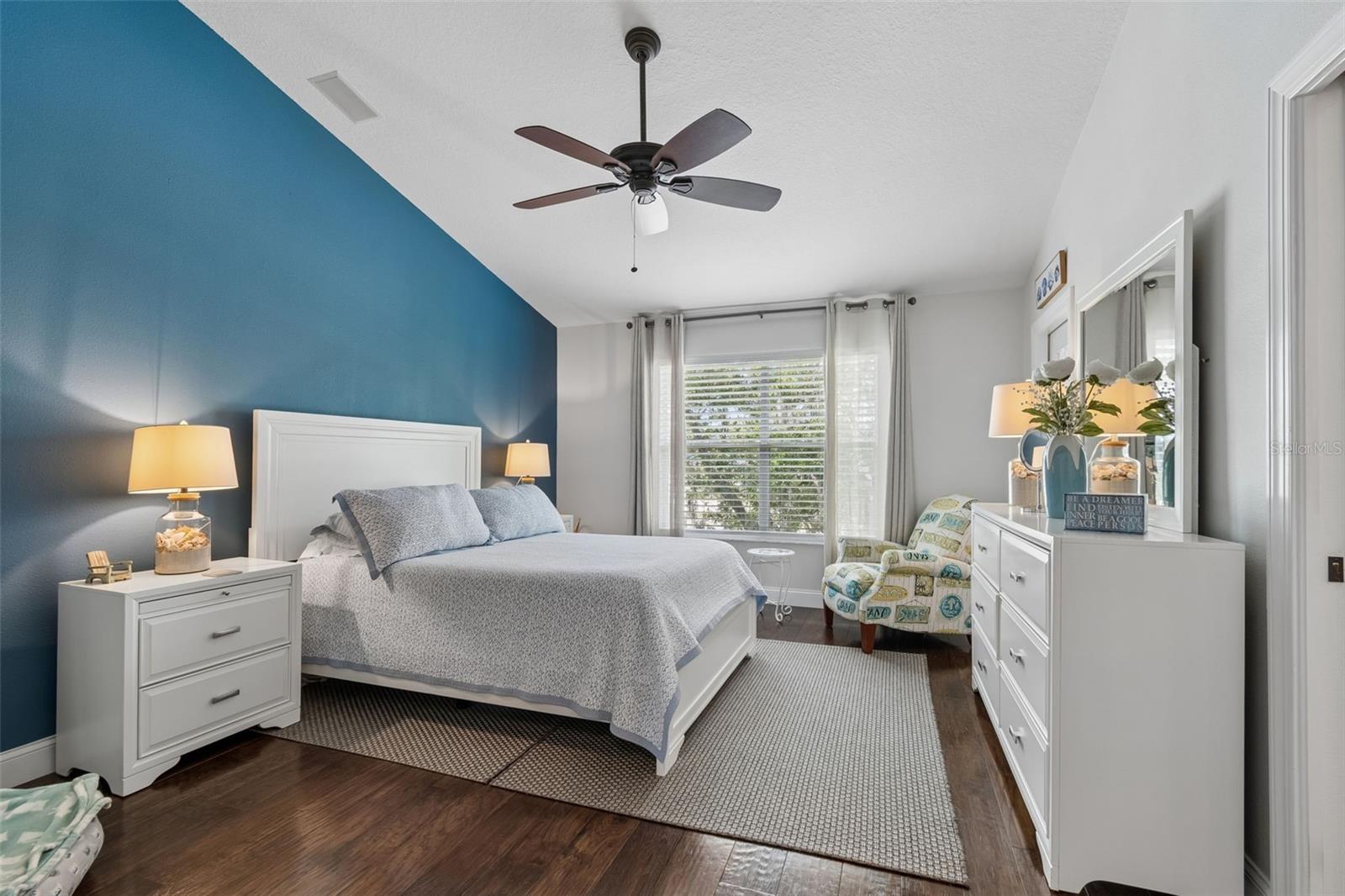 BAYSHORE TWNHS - Residential