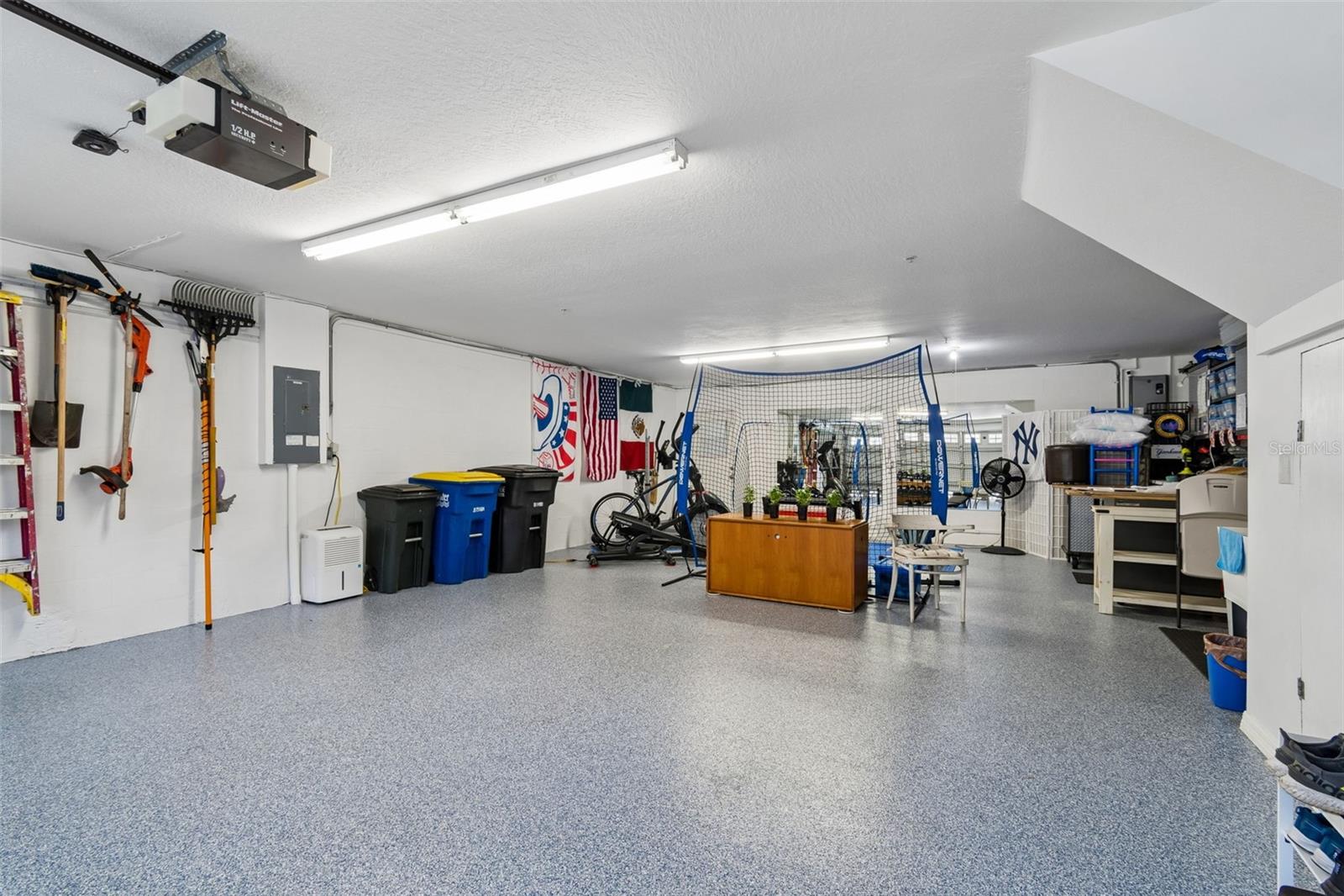 BAYSHORE TWNHS - Residential