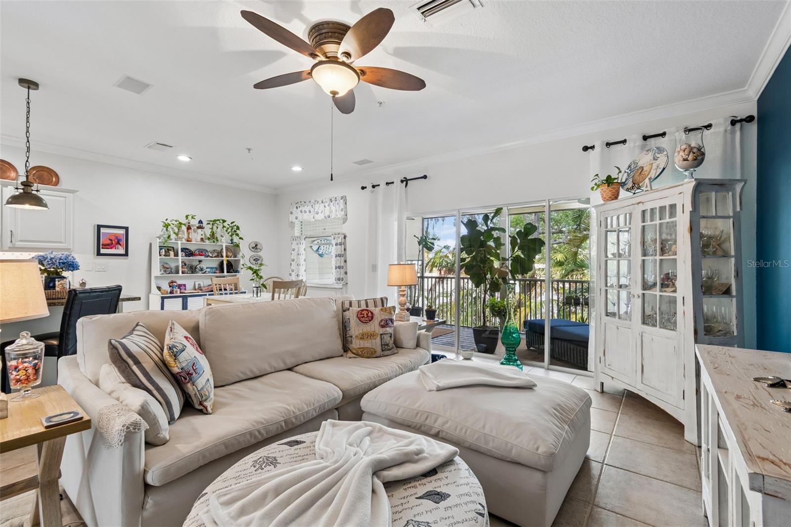 BAYSHORE TWNHS - Residential