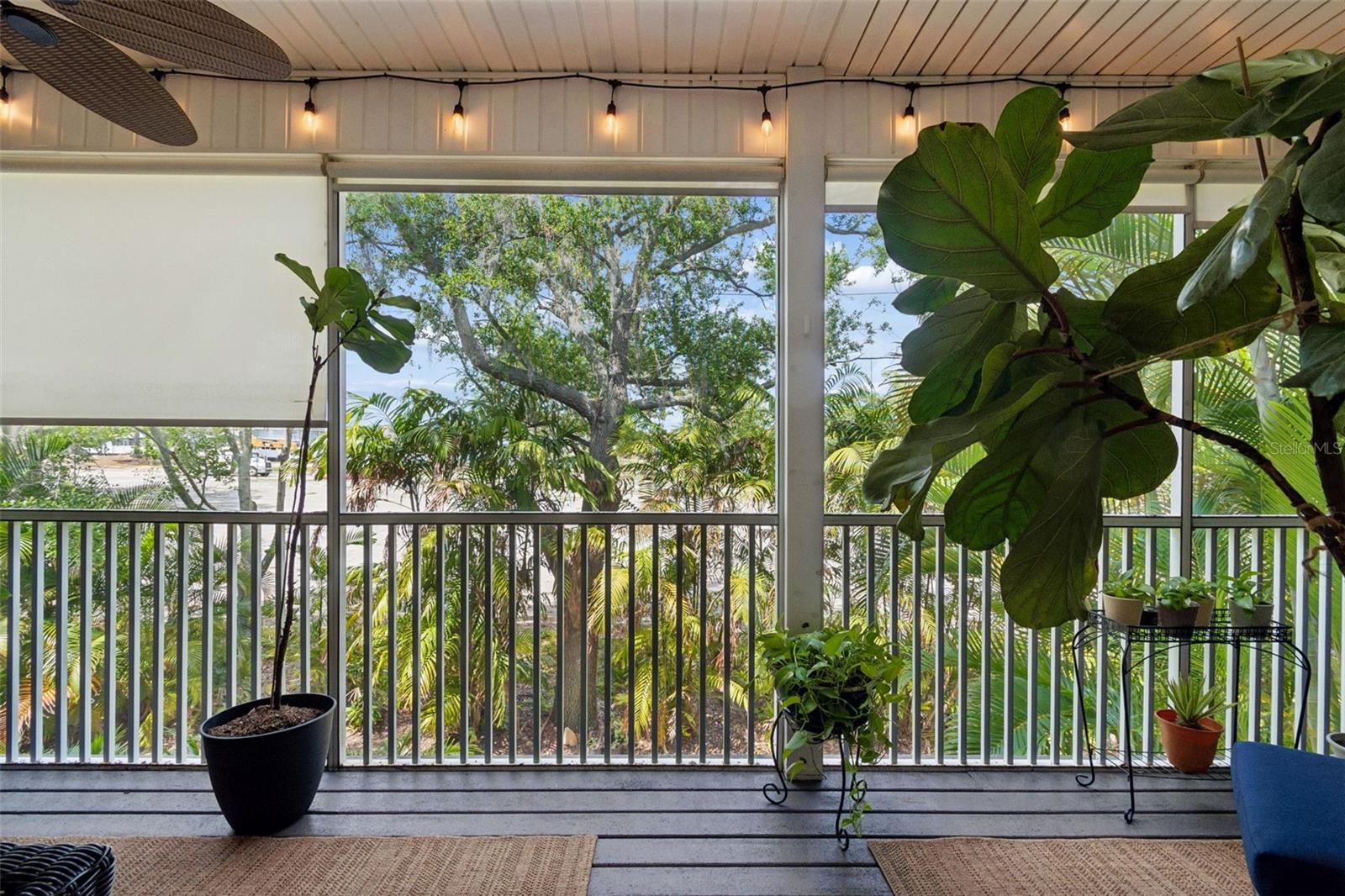 BAYSHORE TWNHS - Residential