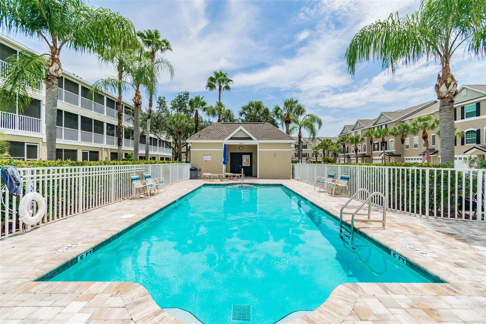 BAYSHORE TWNHS - Residential