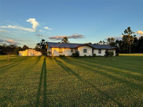 A home in LIVE OAK