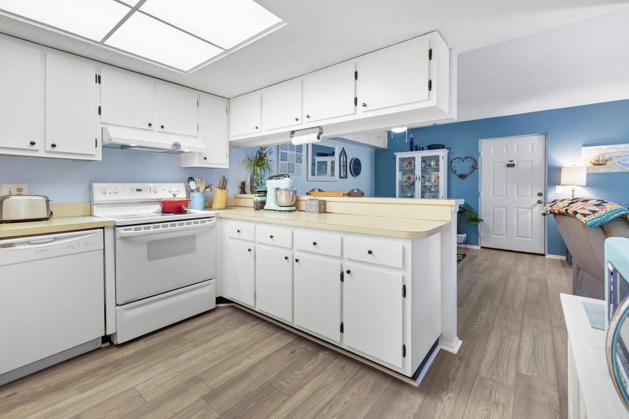 OAK FORREST - Residential