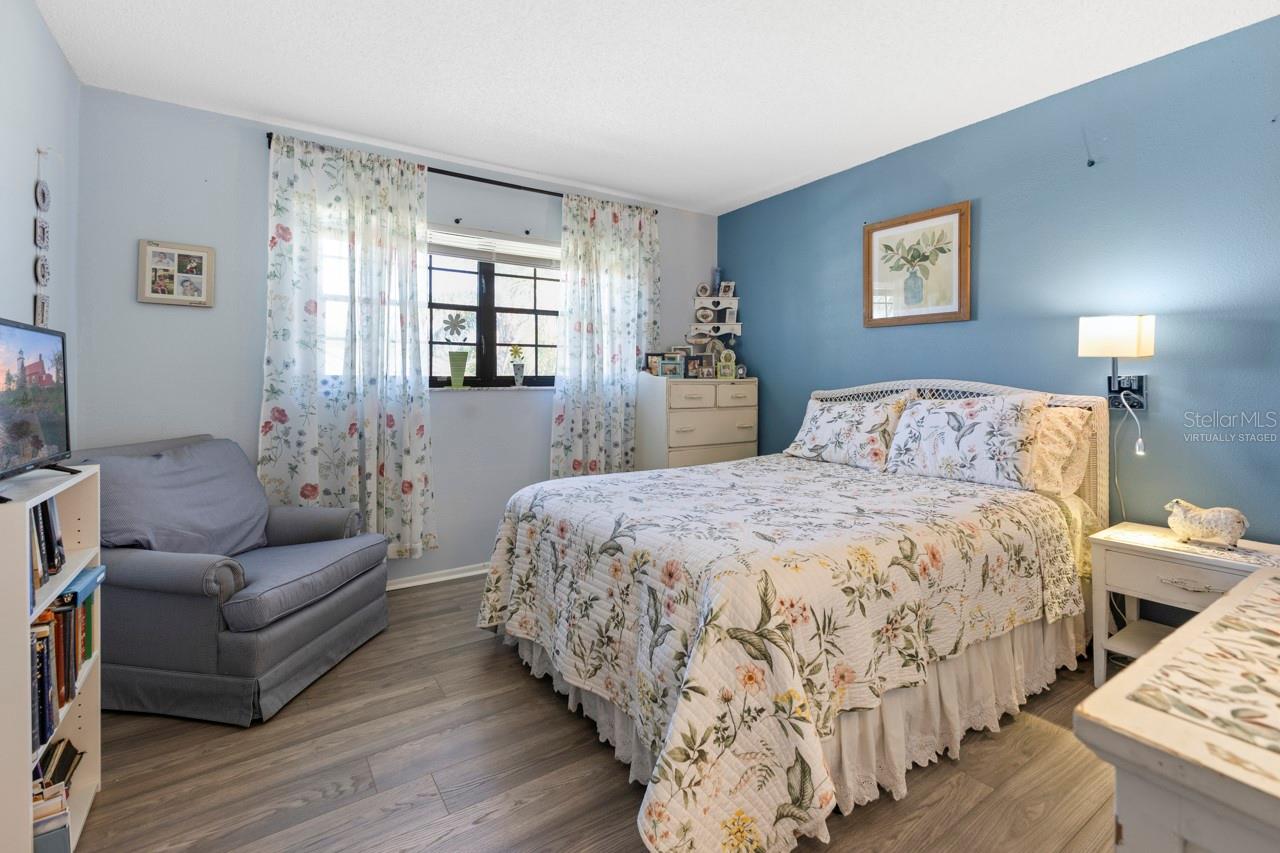 OAK FORREST - Residential
