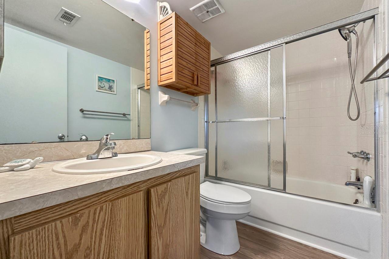 OAK FORREST - Residential
