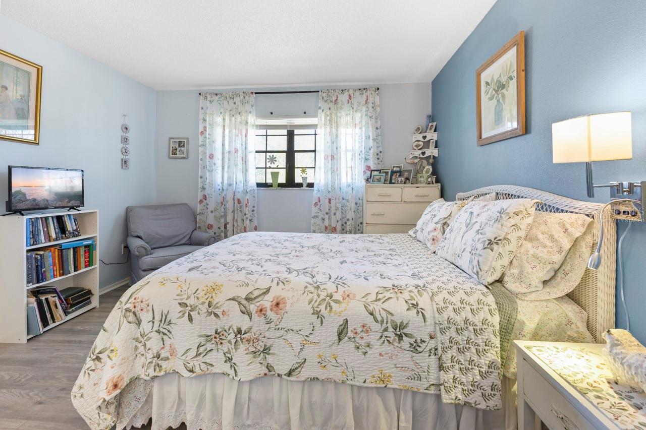 OAK FORREST - Residential