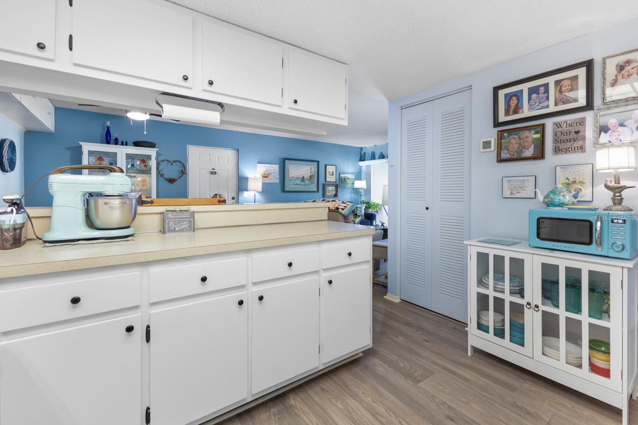 OAK FORREST - Residential