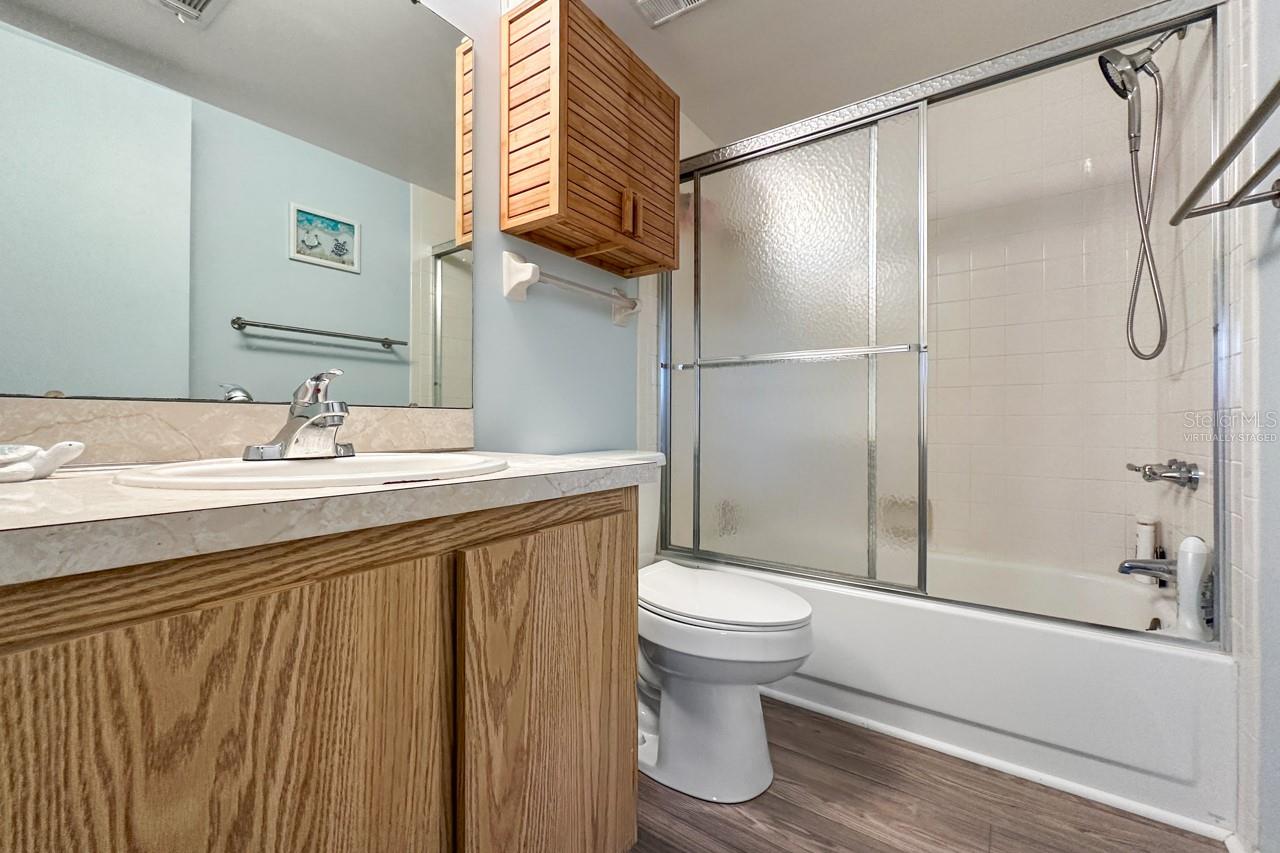 OAK FORREST - Residential