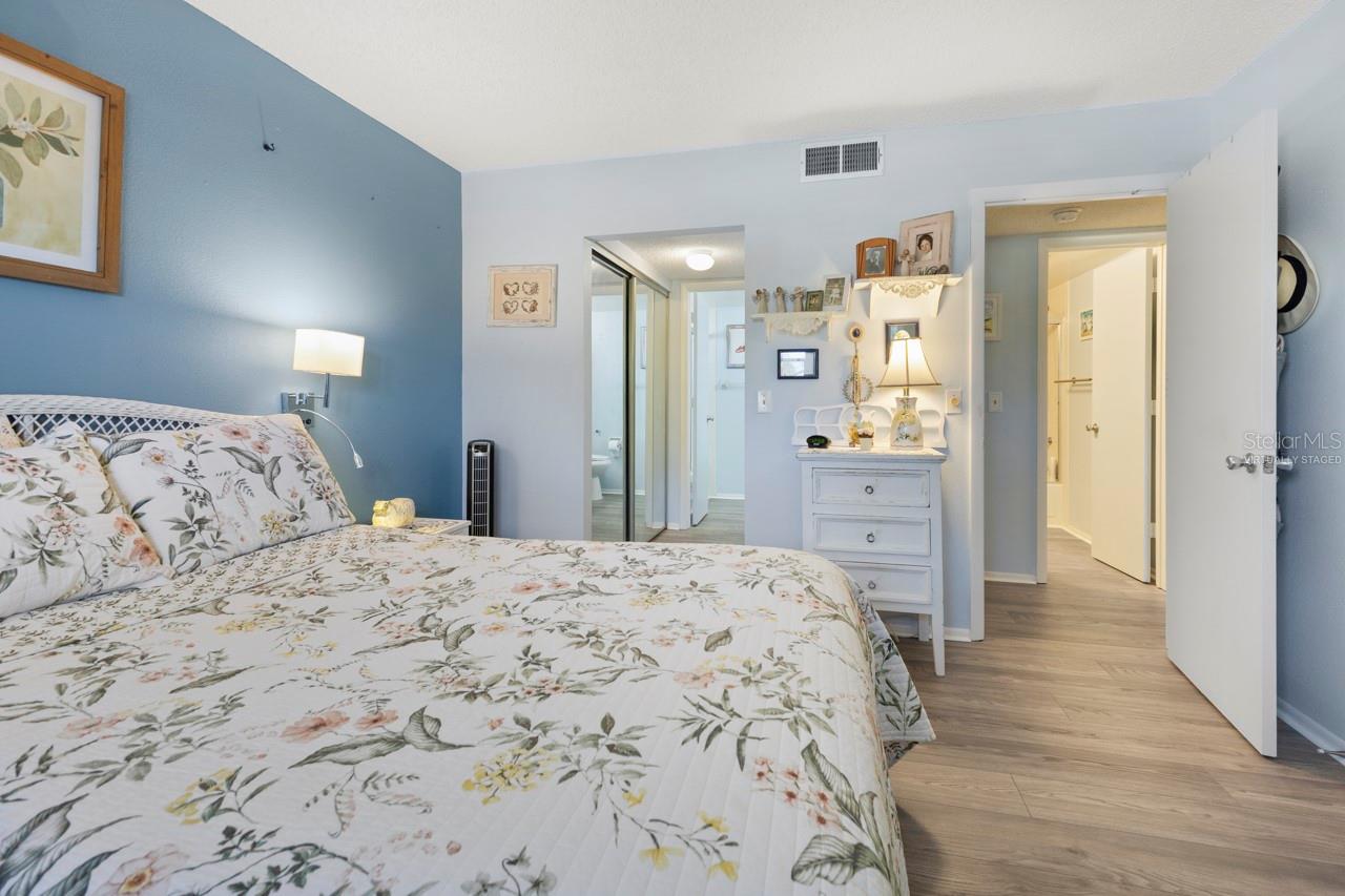 OAK FORREST - Residential