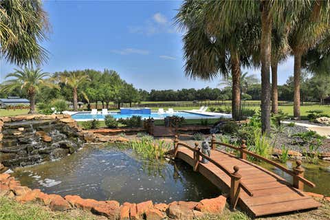 Tiny photo for 14285 N Us Highway 441, Citra, FL 32113 (MLS # OM728228)