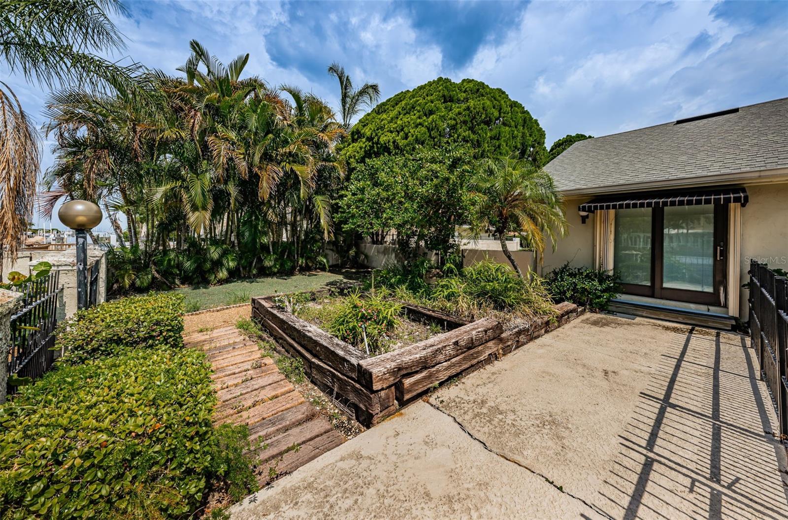 BEACH PARK ISLE SUB - Land