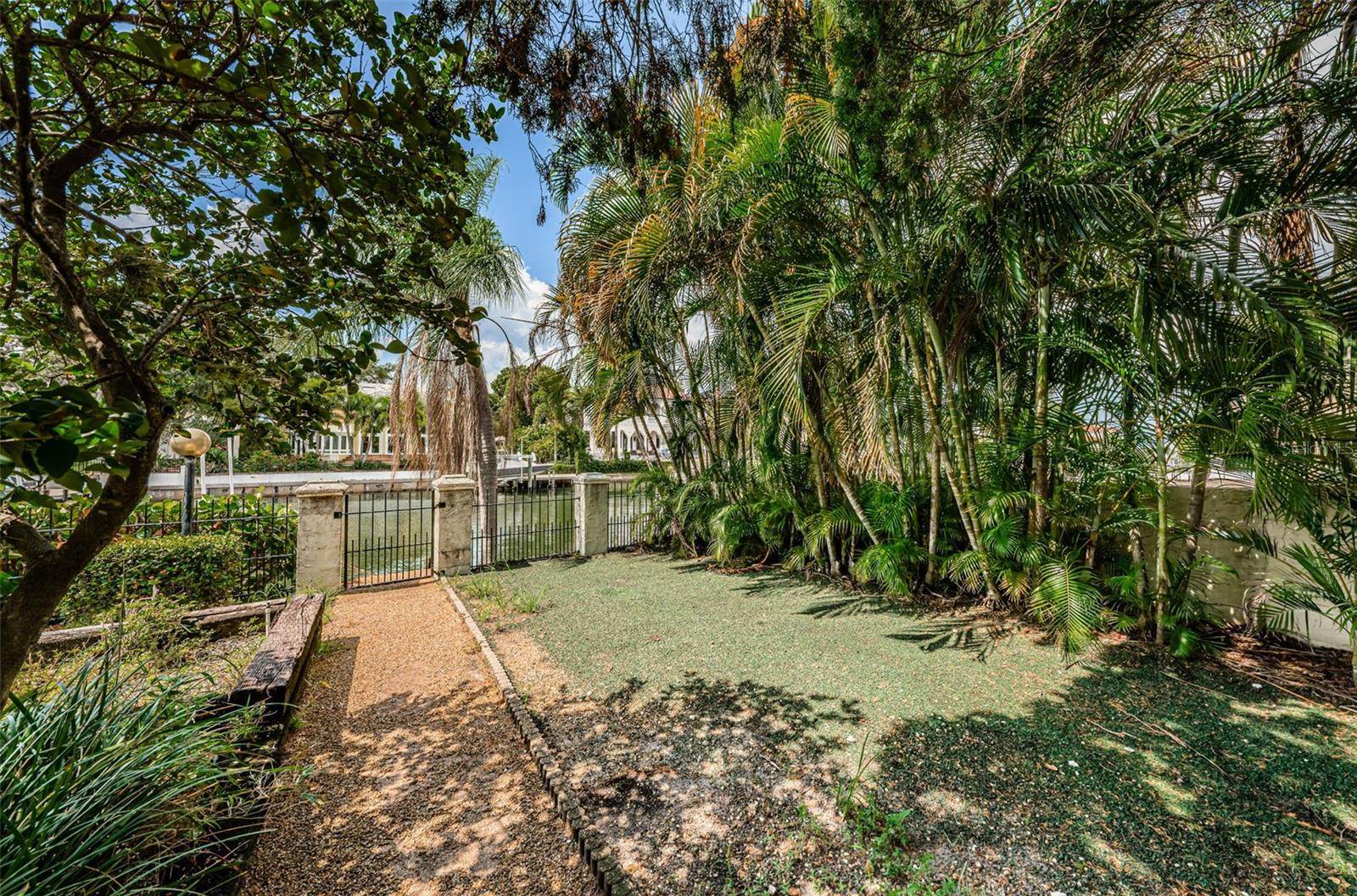 BEACH PARK ISLE SUB - Land