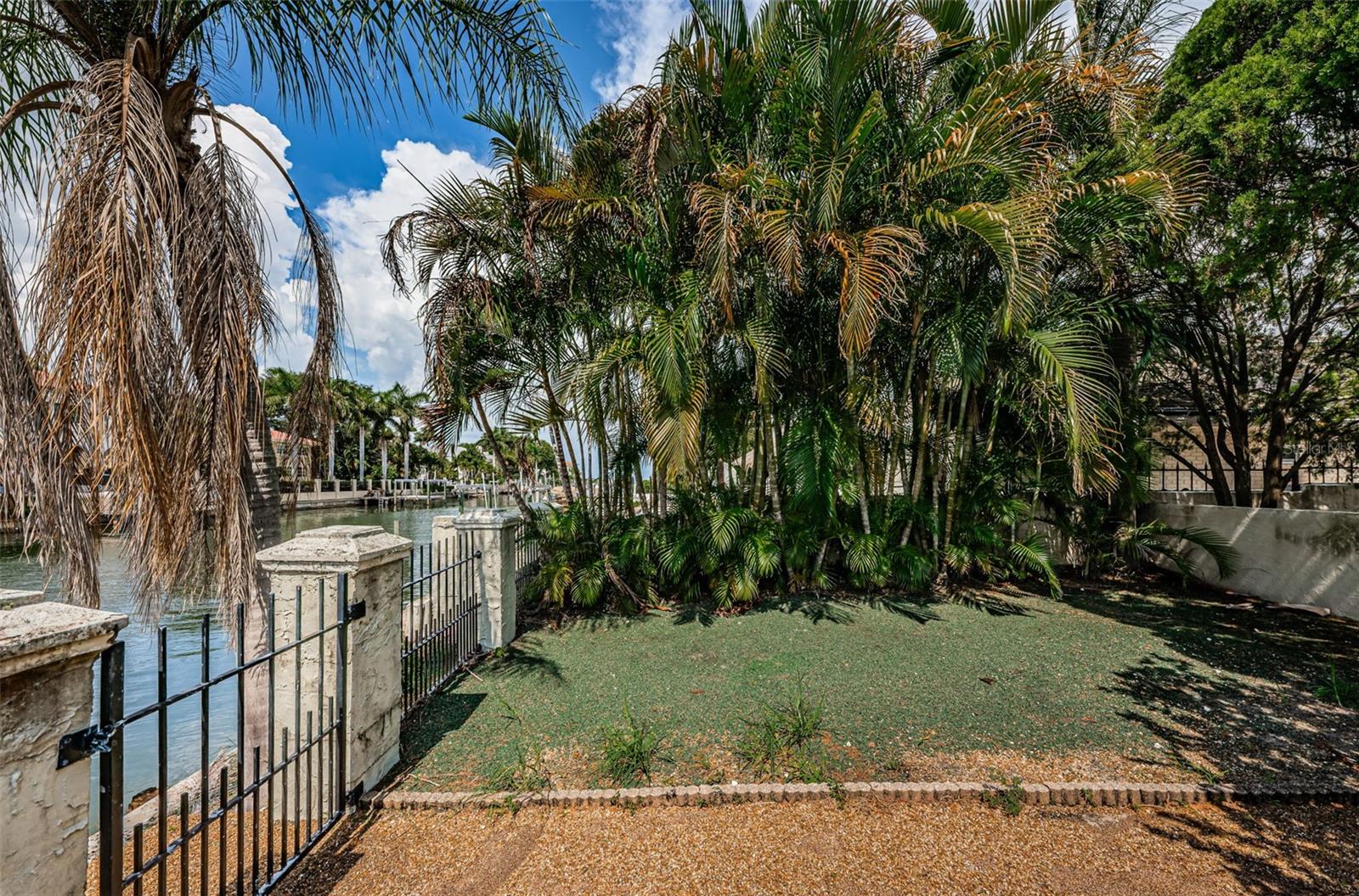 BEACH PARK ISLE SUB - Land