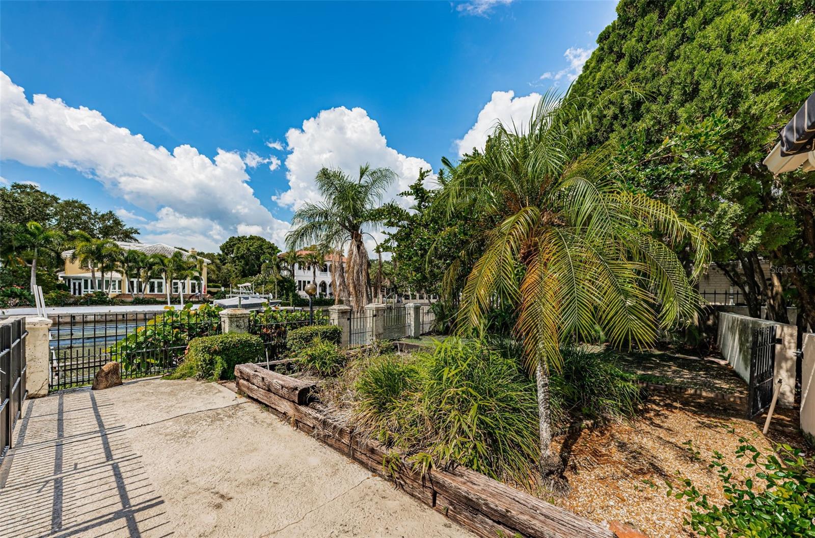 BEACH PARK ISLE SUB - Land