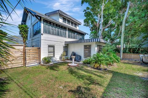 421 11TH AVENUE NE ST PETERSBURG FL 33701