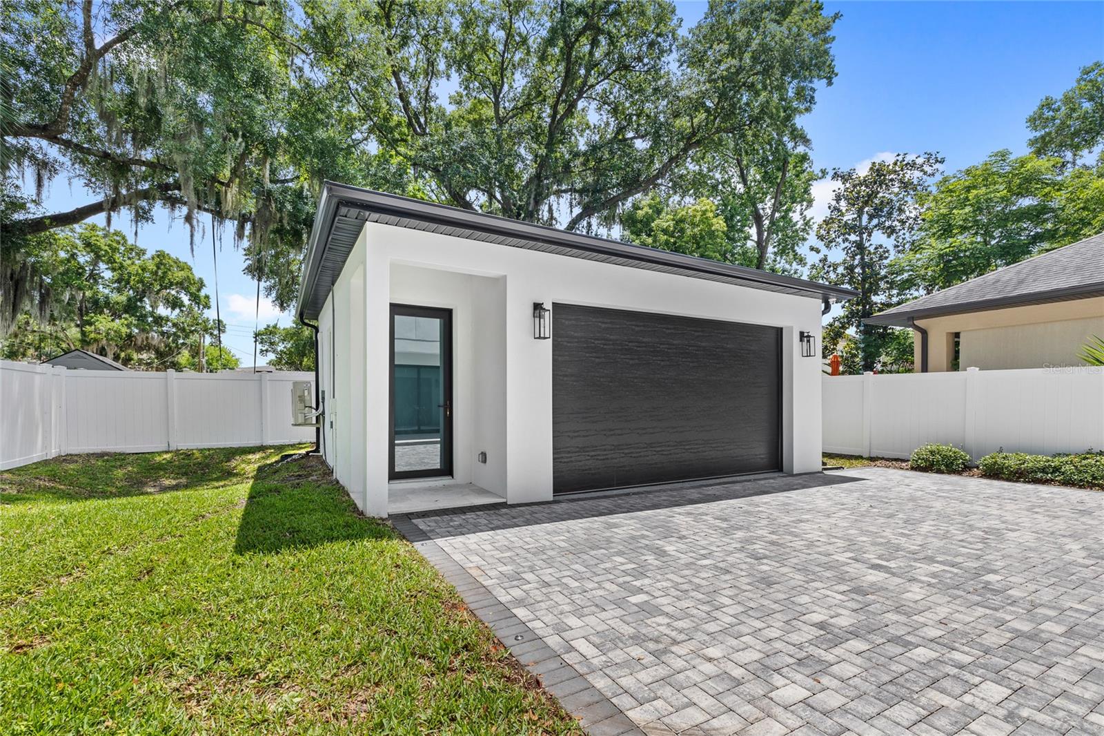 DOMAIN/CLOUSERS - Residential