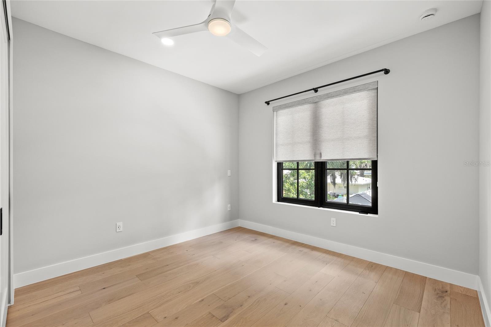DOMAIN/CLOUSERS - Residential