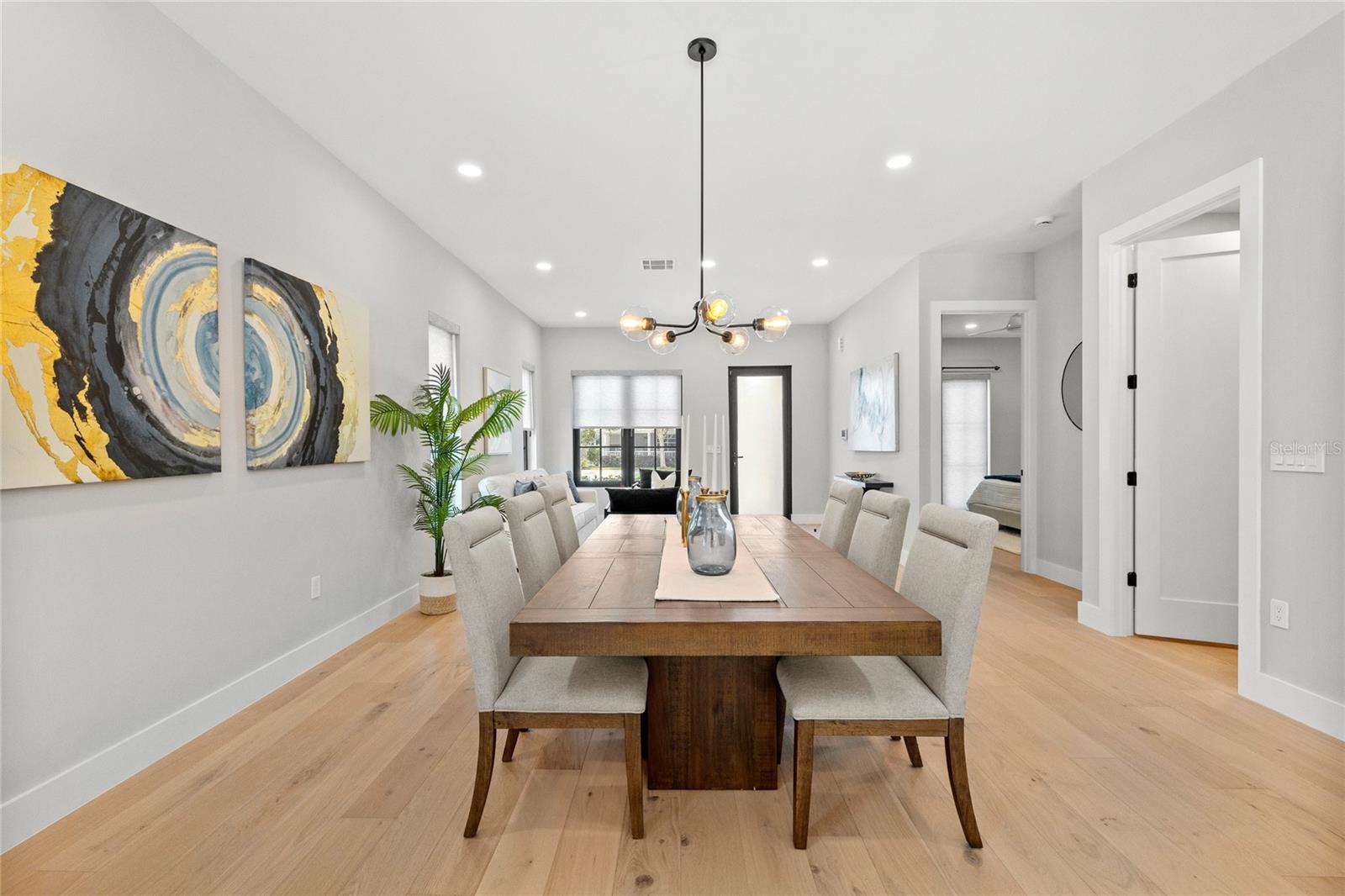 DOMAIN/CLOUSERS - Residential