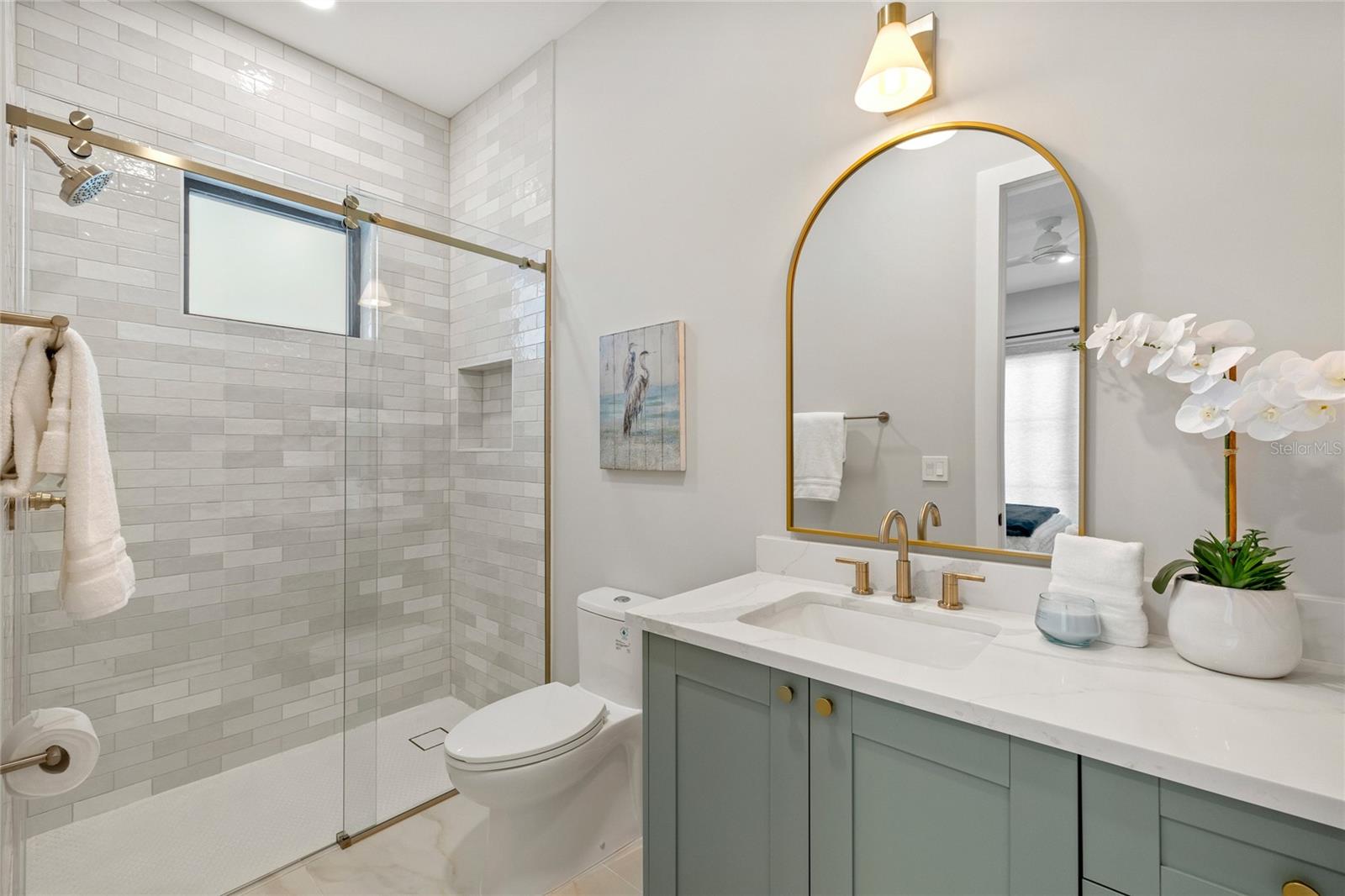 DOMAIN/CLOUSERS - Residential