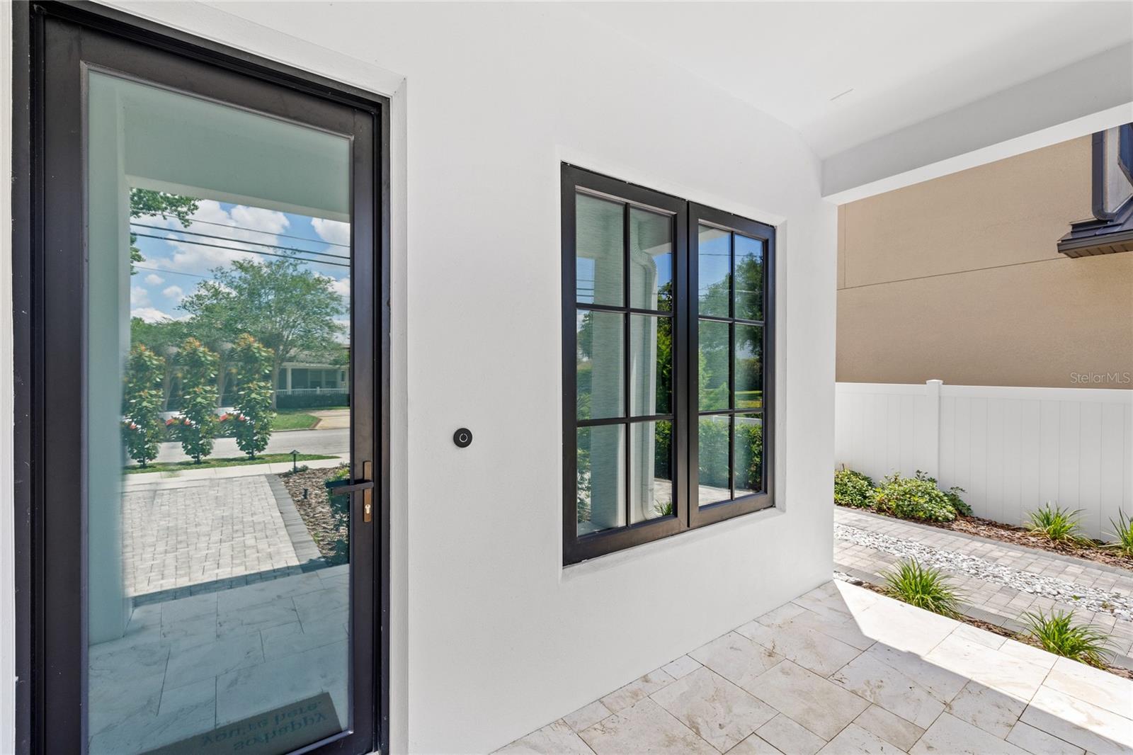 DOMAIN/CLOUSERS - Residential