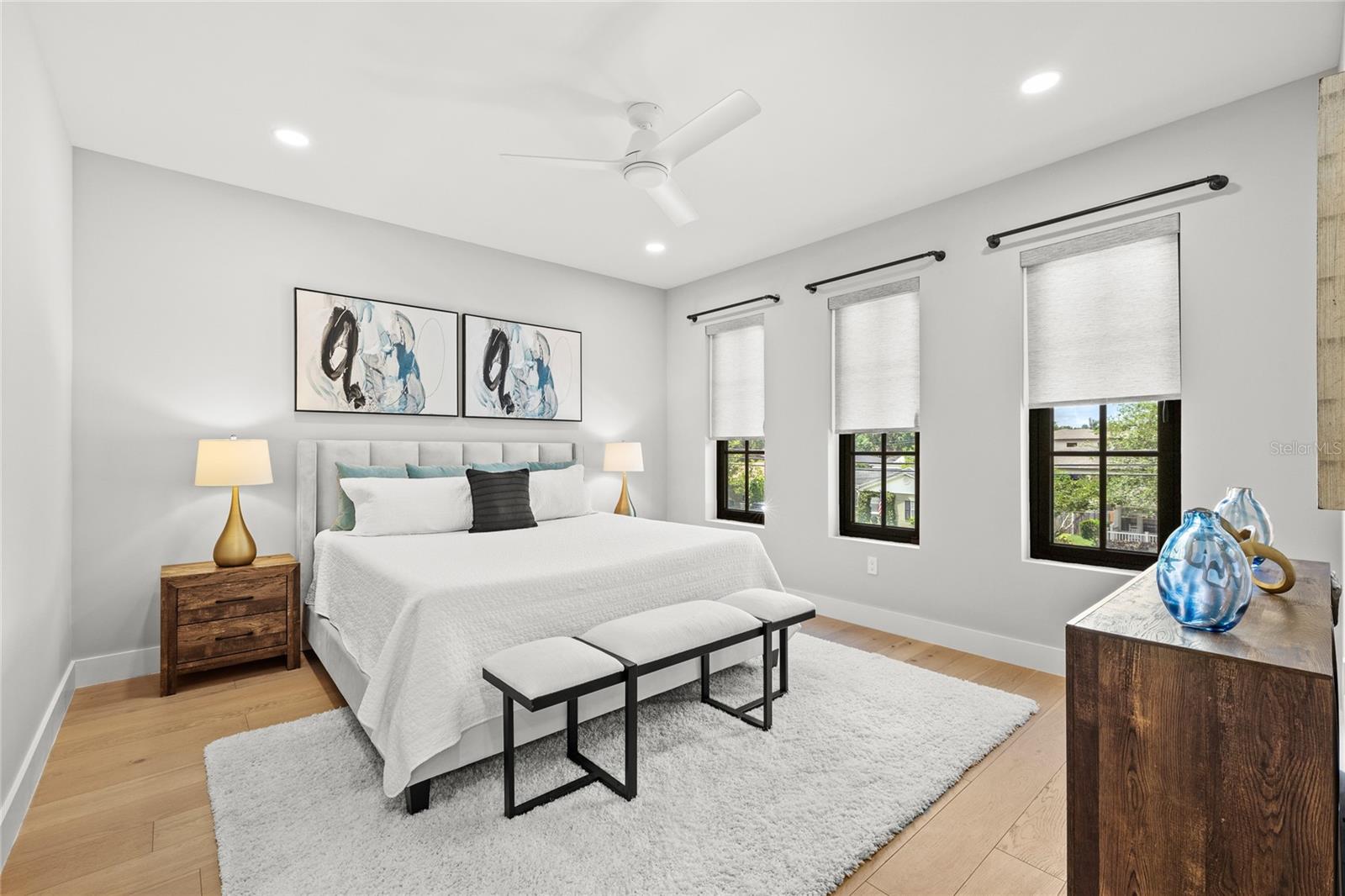 DOMAIN/CLOUSERS - Residential