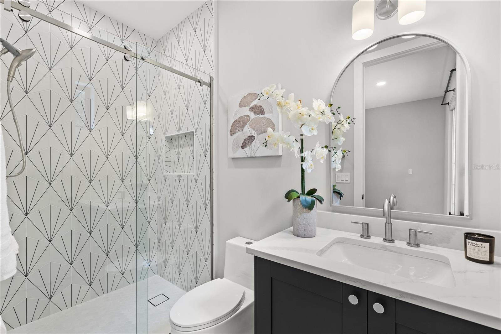 DOMAIN/CLOUSERS - Residential
