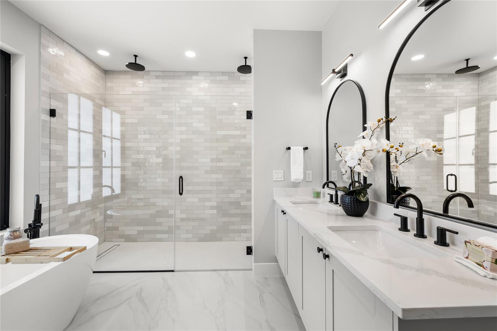 DOMAIN/CLOUSERS - Residential