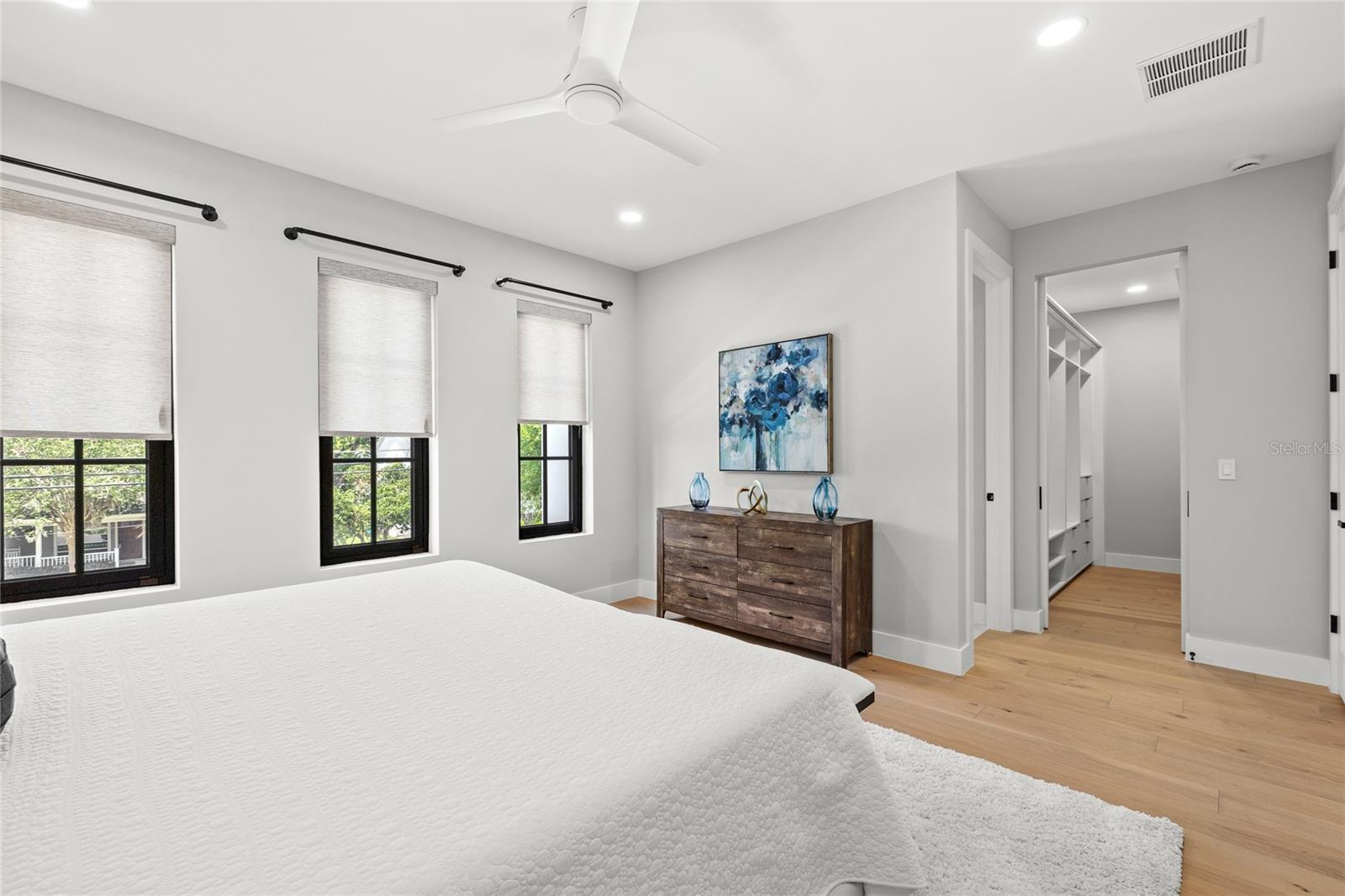 DOMAIN/CLOUSERS - Residential