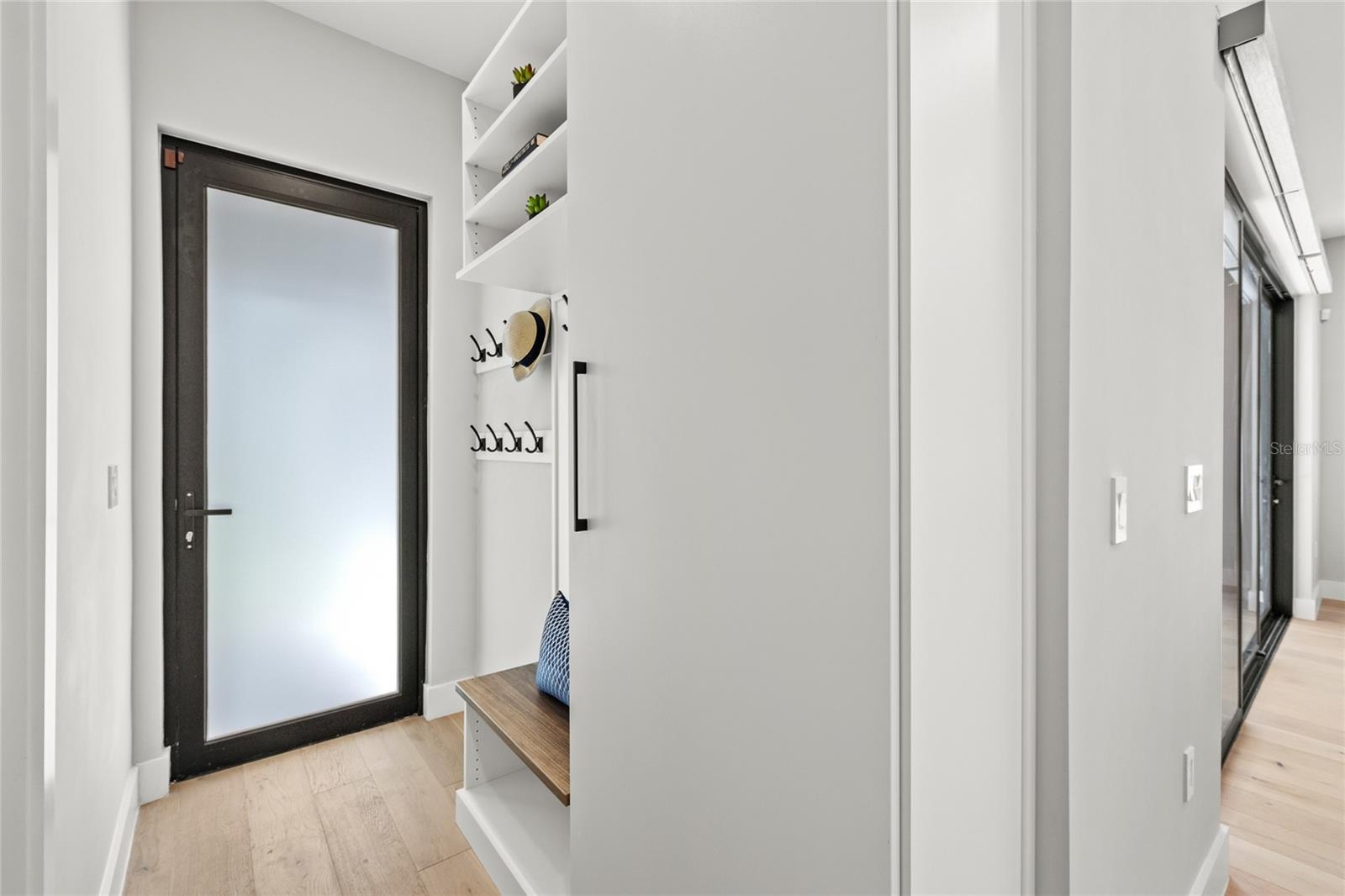 DOMAIN/CLOUSERS - Residential