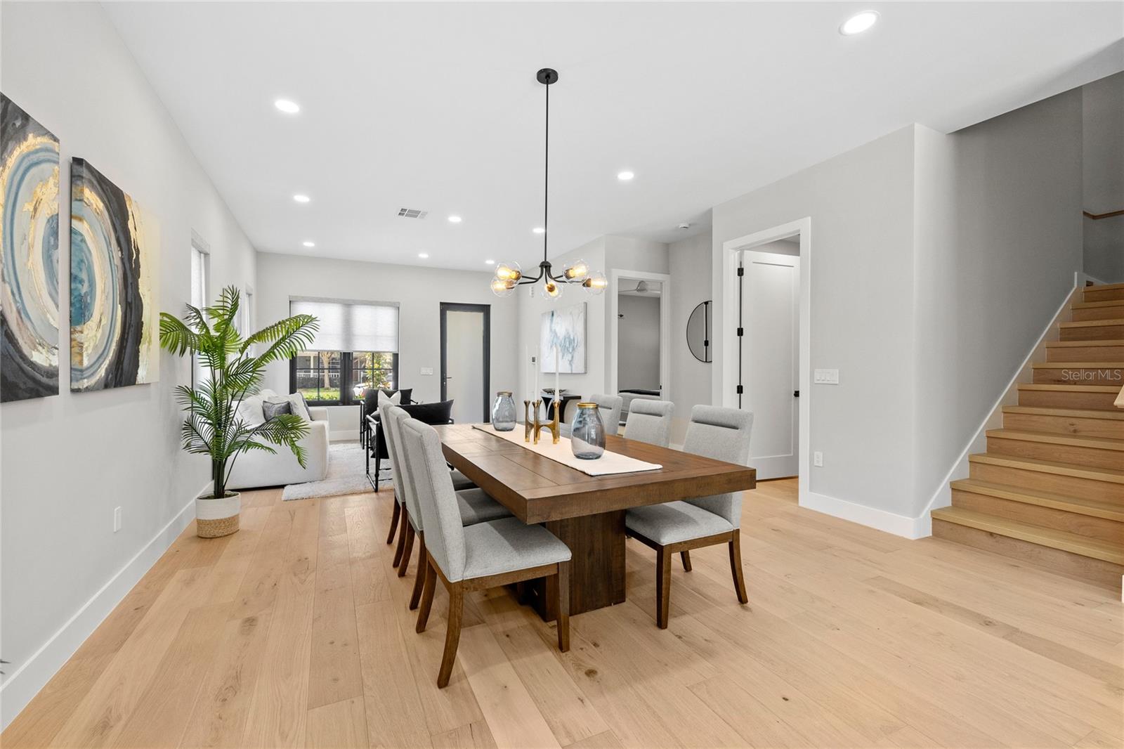 DOMAIN/CLOUSERS - Residential