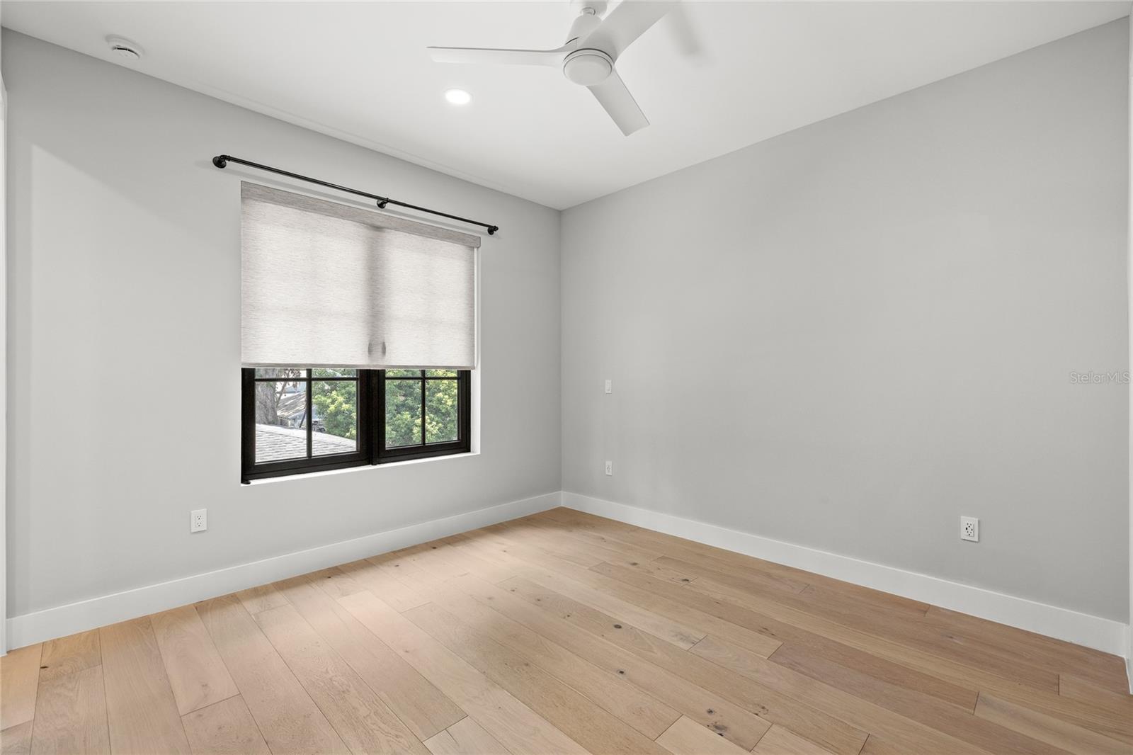 DOMAIN/CLOUSERS - Residential