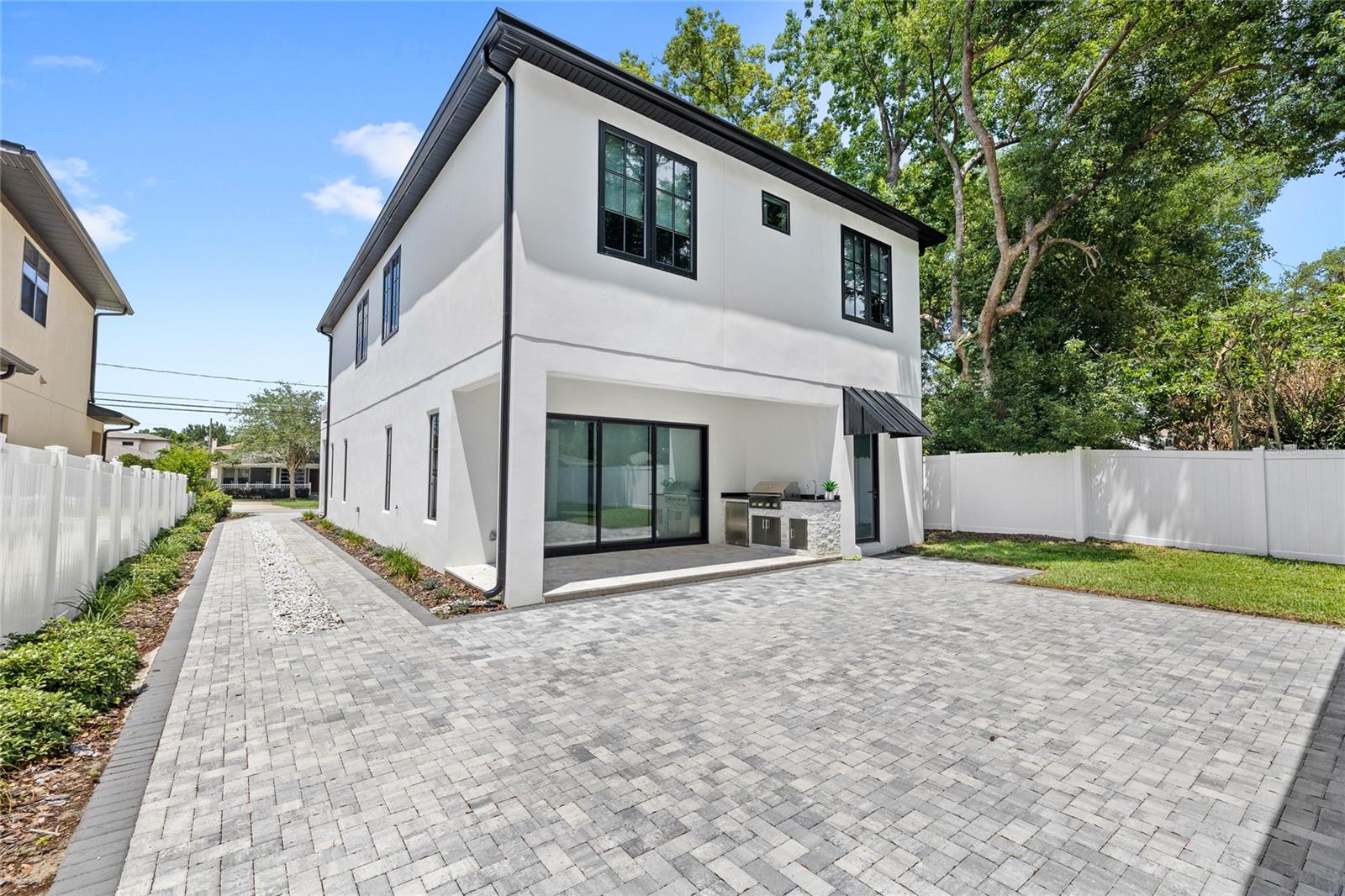 DOMAIN/CLOUSERS - Residential