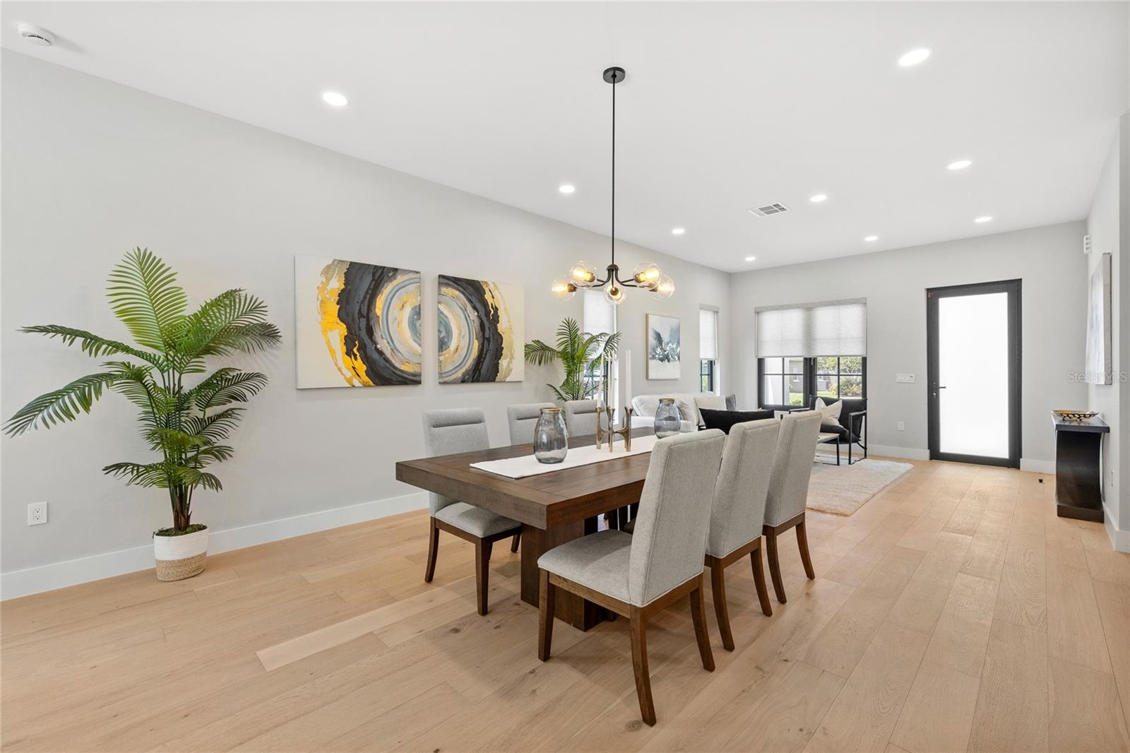 DOMAIN/CLOUSERS - Residential