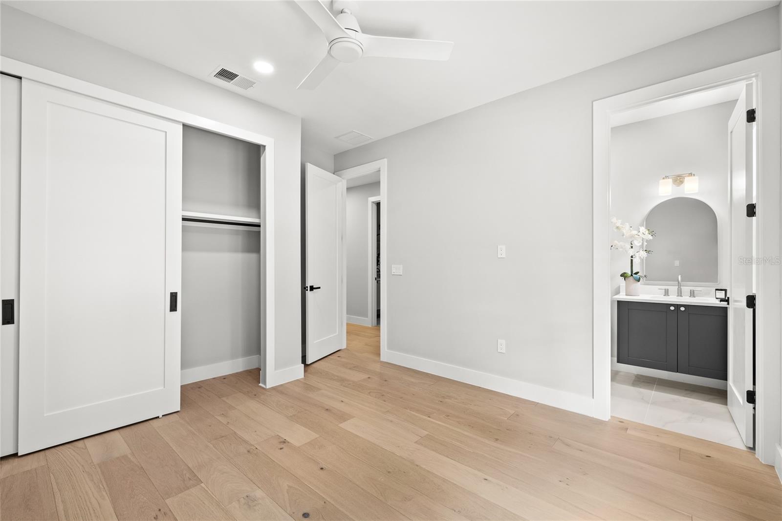 DOMAIN/CLOUSERS - Residential