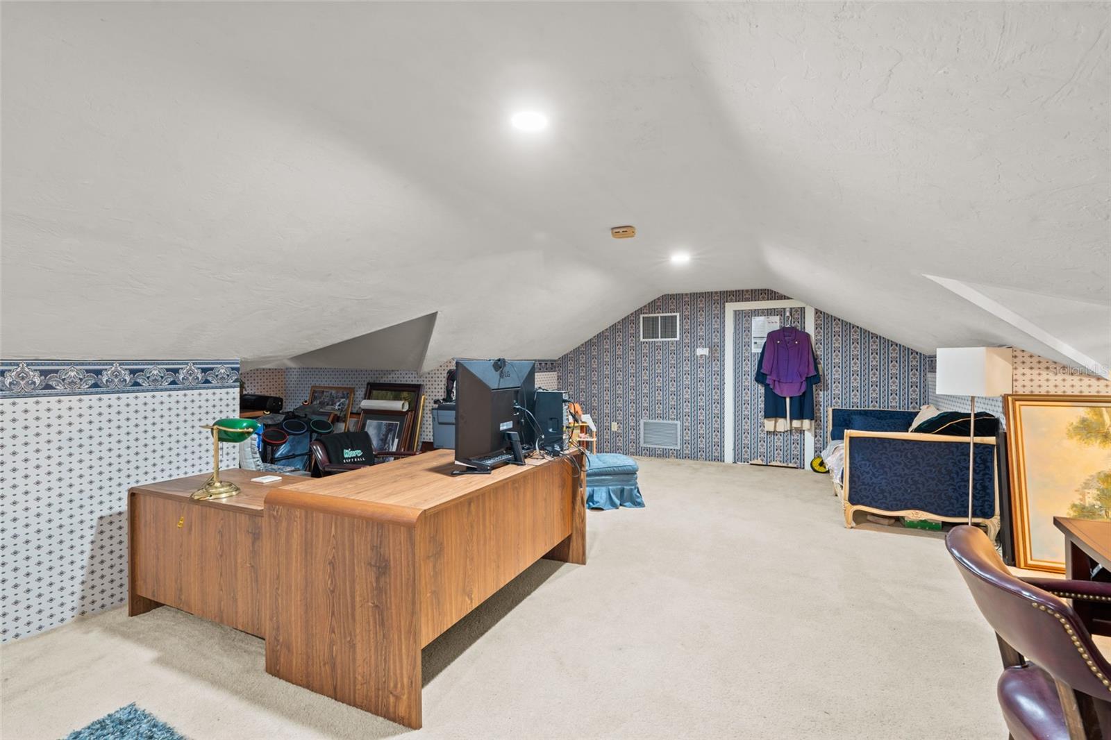 RIVERSIDE - Residential