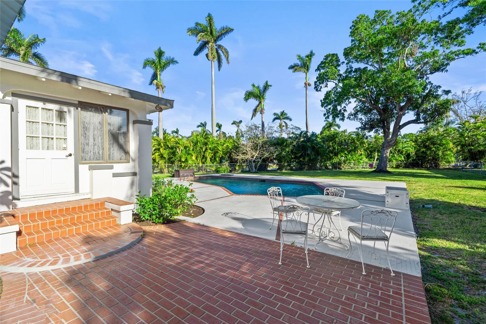 RIVERSIDE - Residential