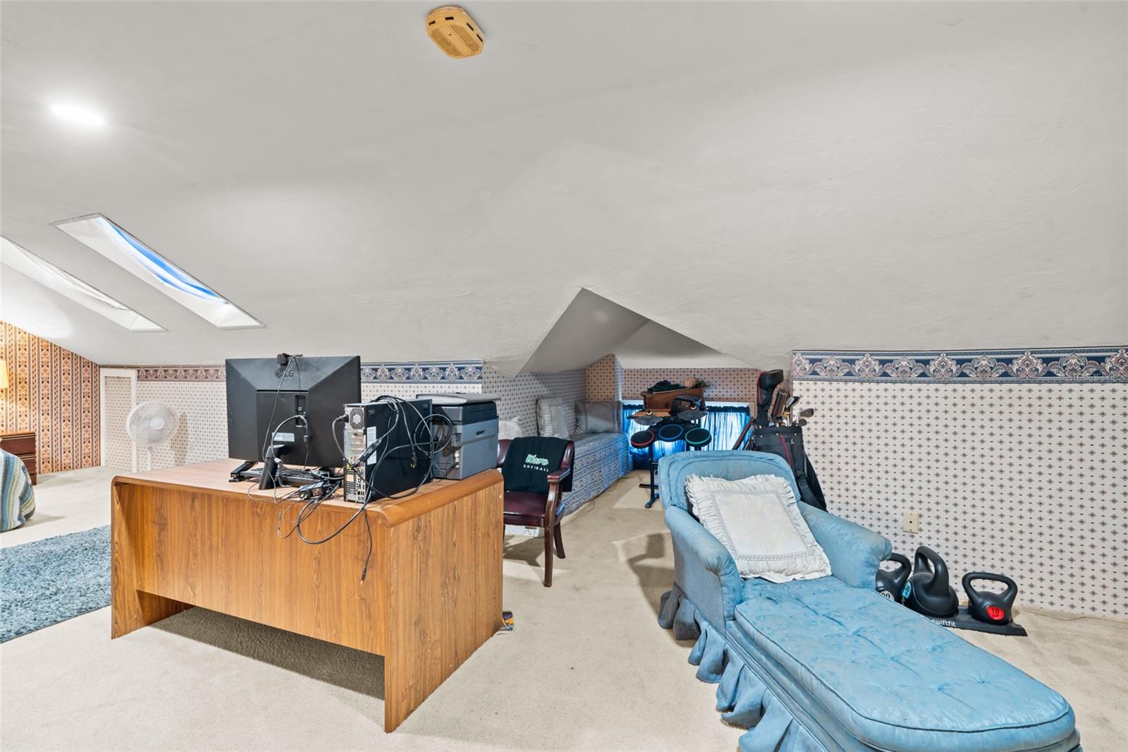 RIVERSIDE - Residential