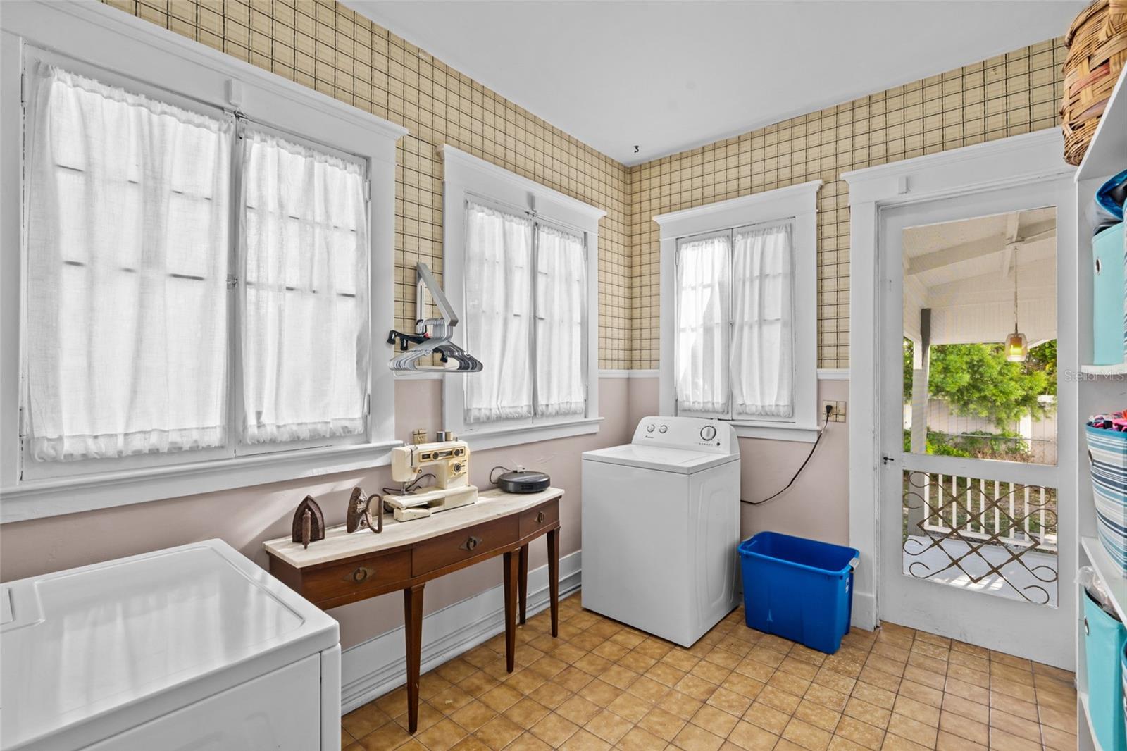 RIVERSIDE - Residential