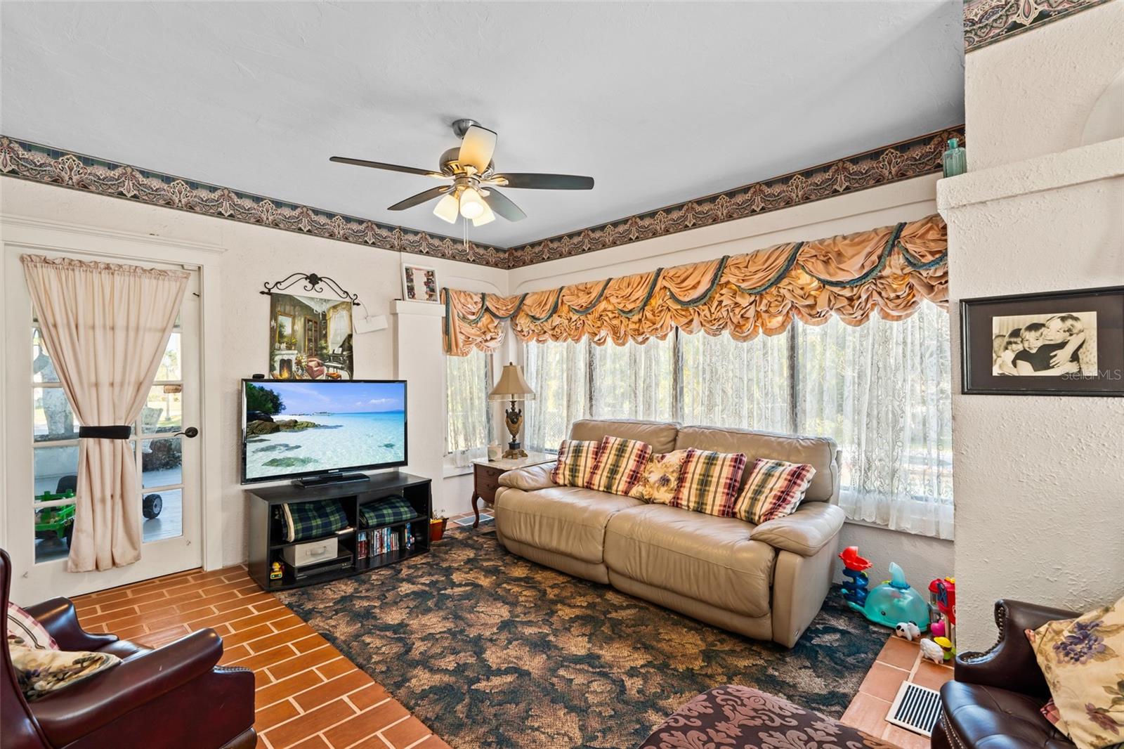 RIVERSIDE - Residential