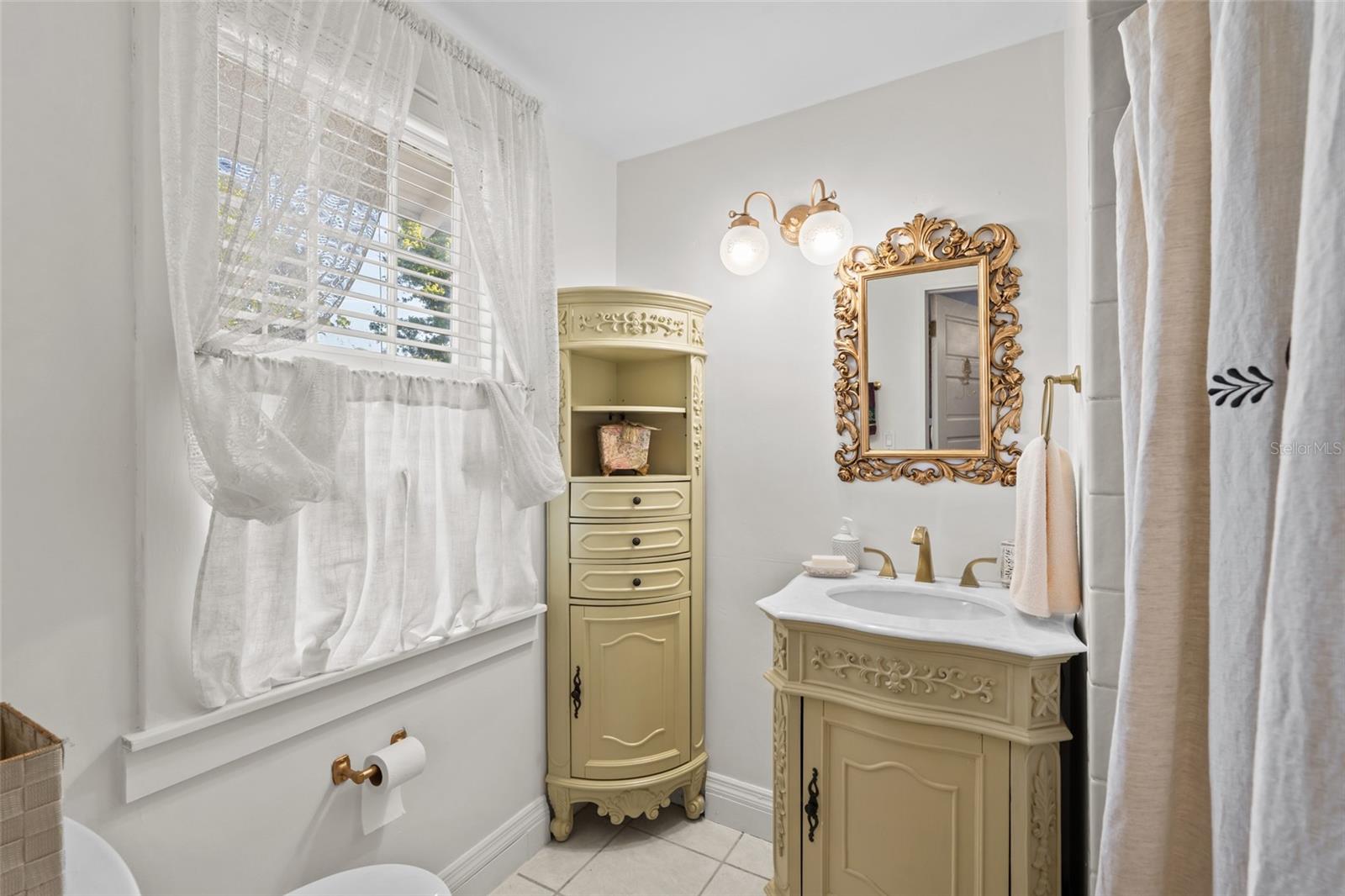 RIVERSIDE - Residential